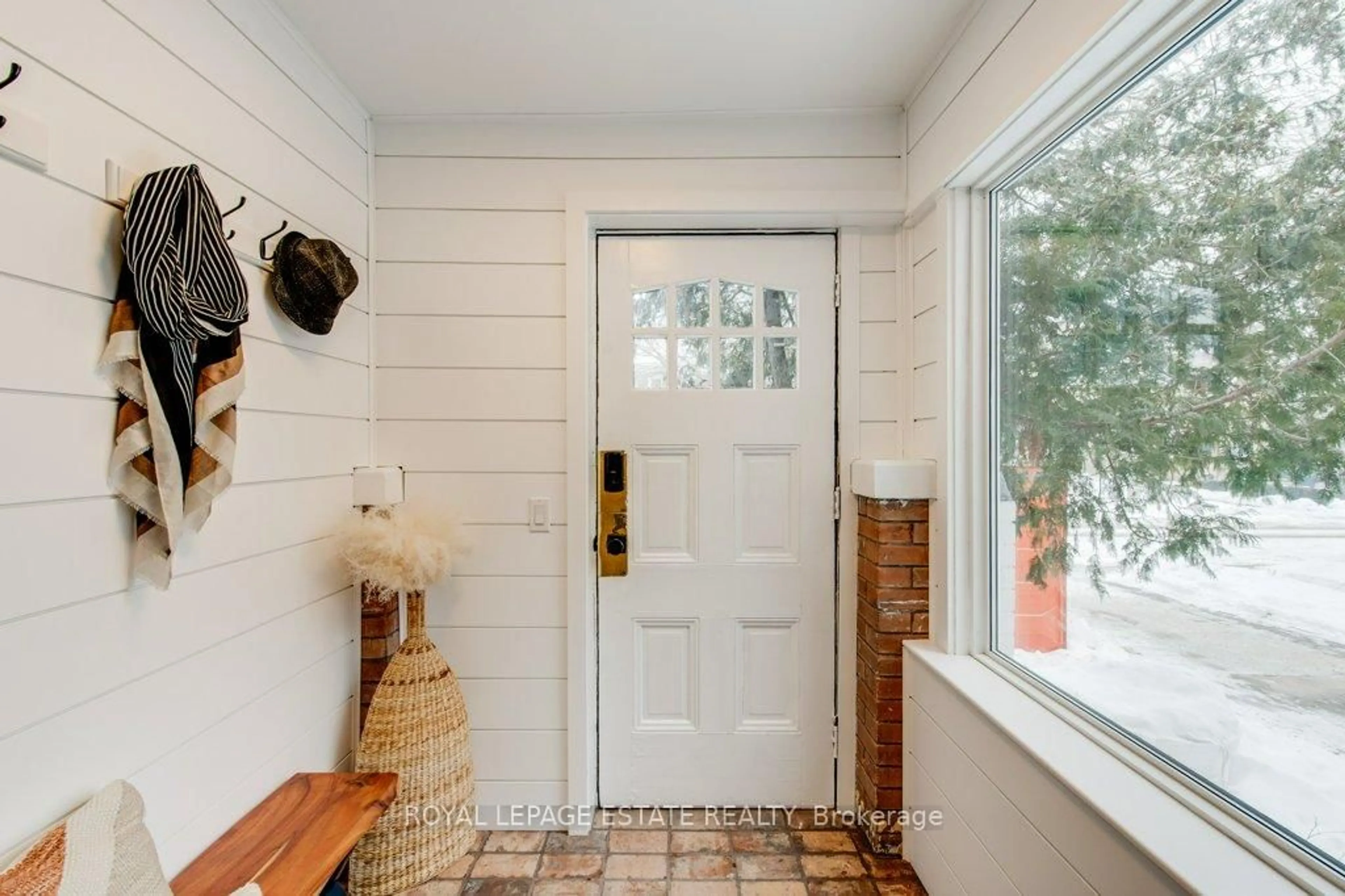 Indoor entryway for 215 Pickering St, Toronto Ontario M4E 3J9