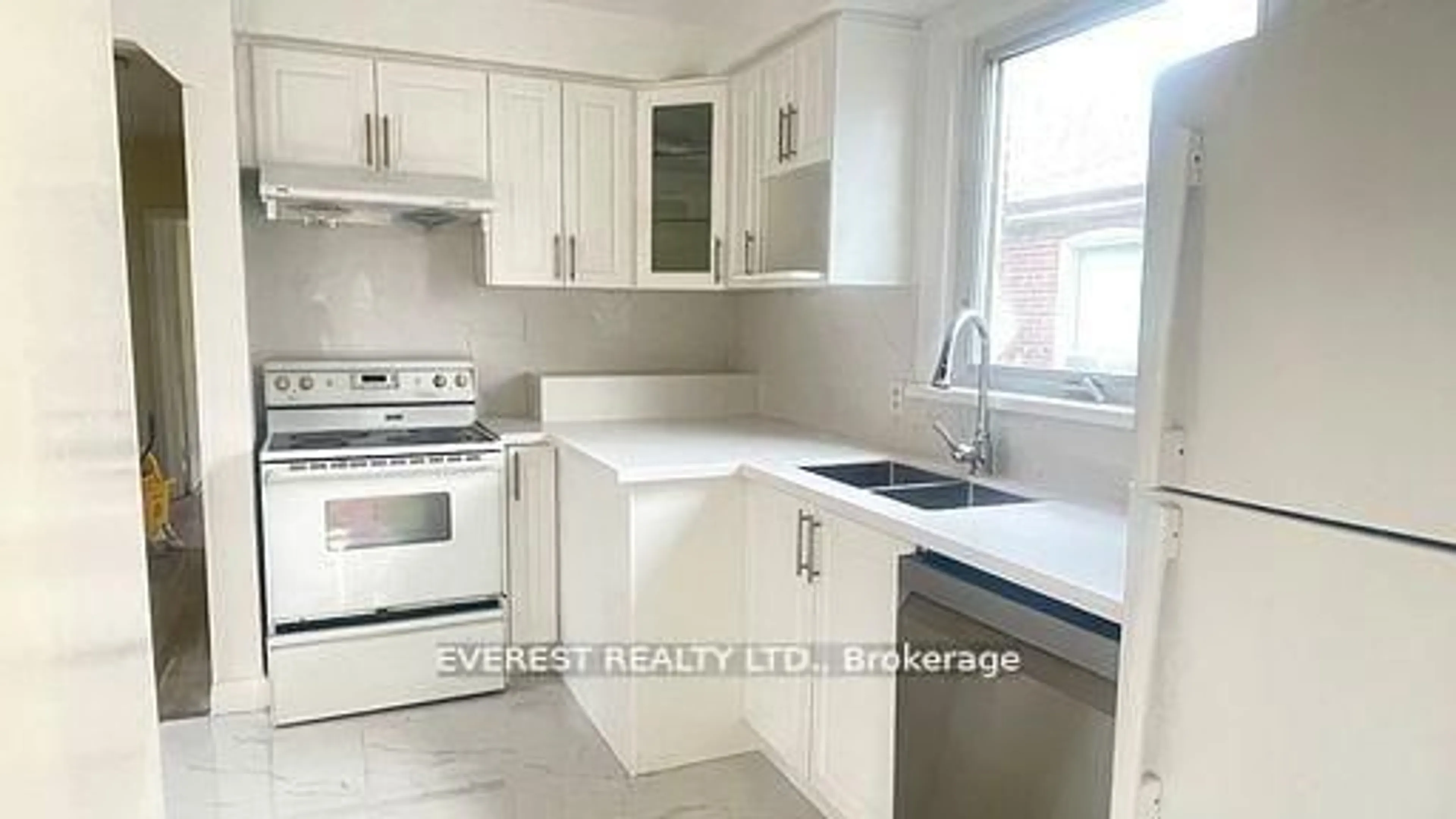 Standard kitchen, ceramic/tile floor for 45 Kilgreggan Cres, Toronto Ontario M1J 1S4
