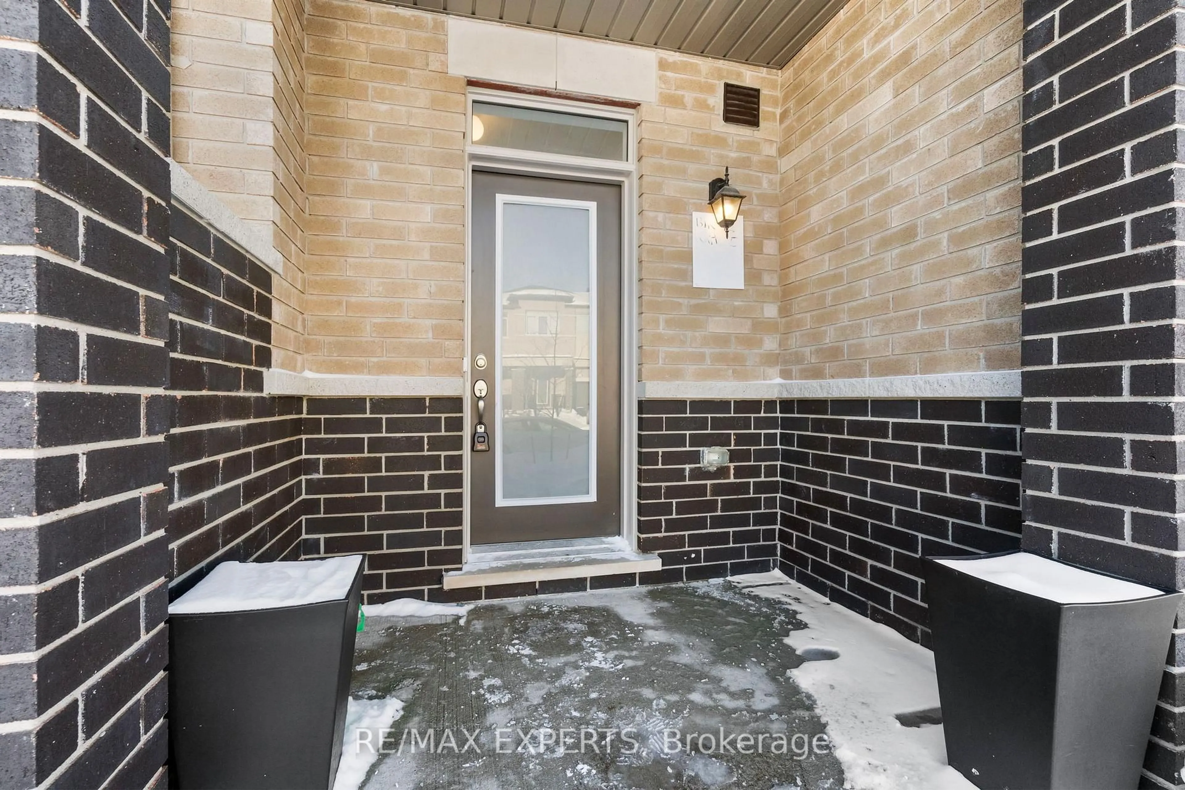 Contemporary bathroom, ceramic/tile floor for 2538 Winter Words Dr, Oshawa Ontario L1L 0S7