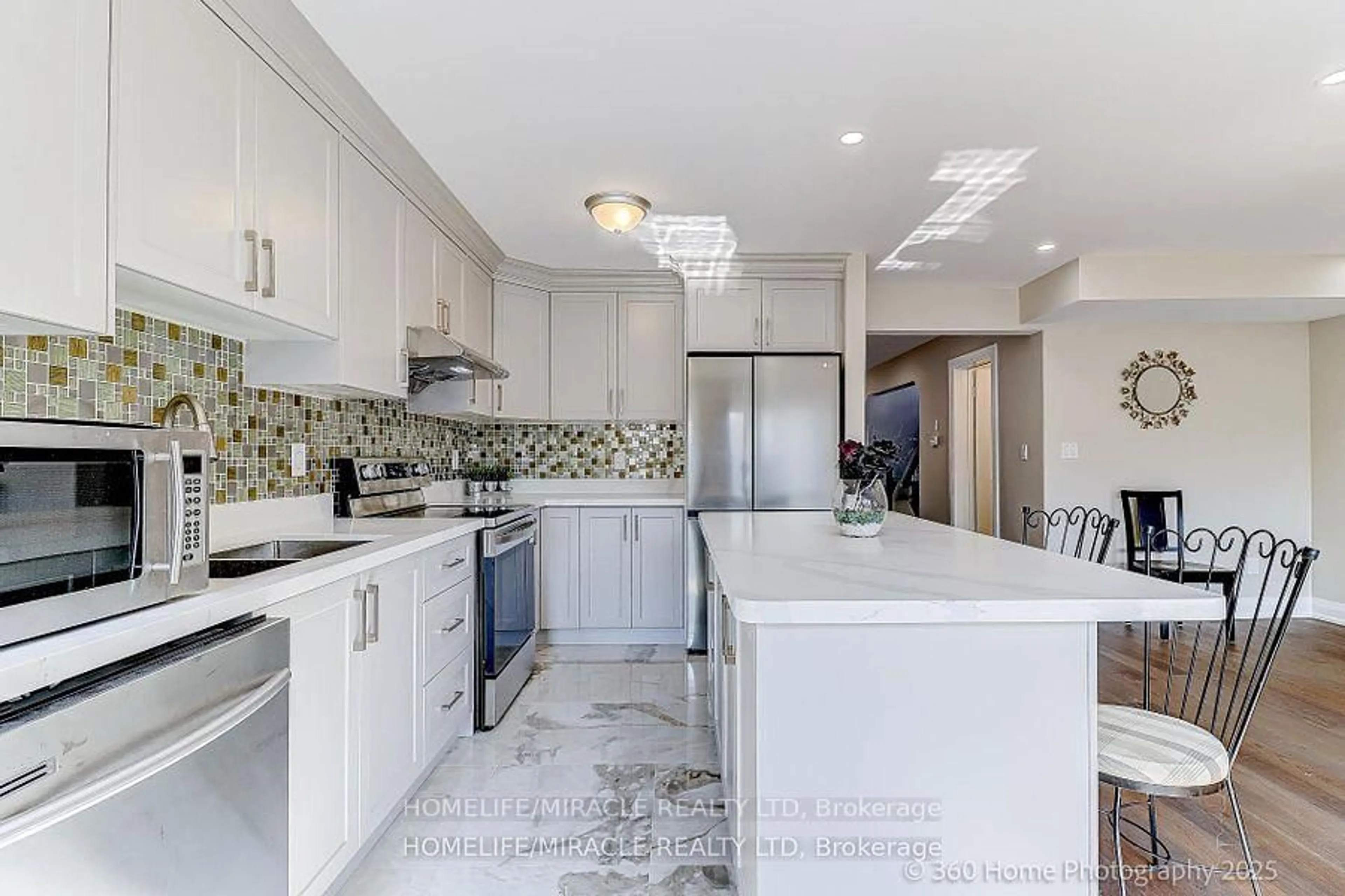 Open concept kitchen, ceramic/tile floor for 688A Midland Ave, Toronto Ontario M1K 4C6