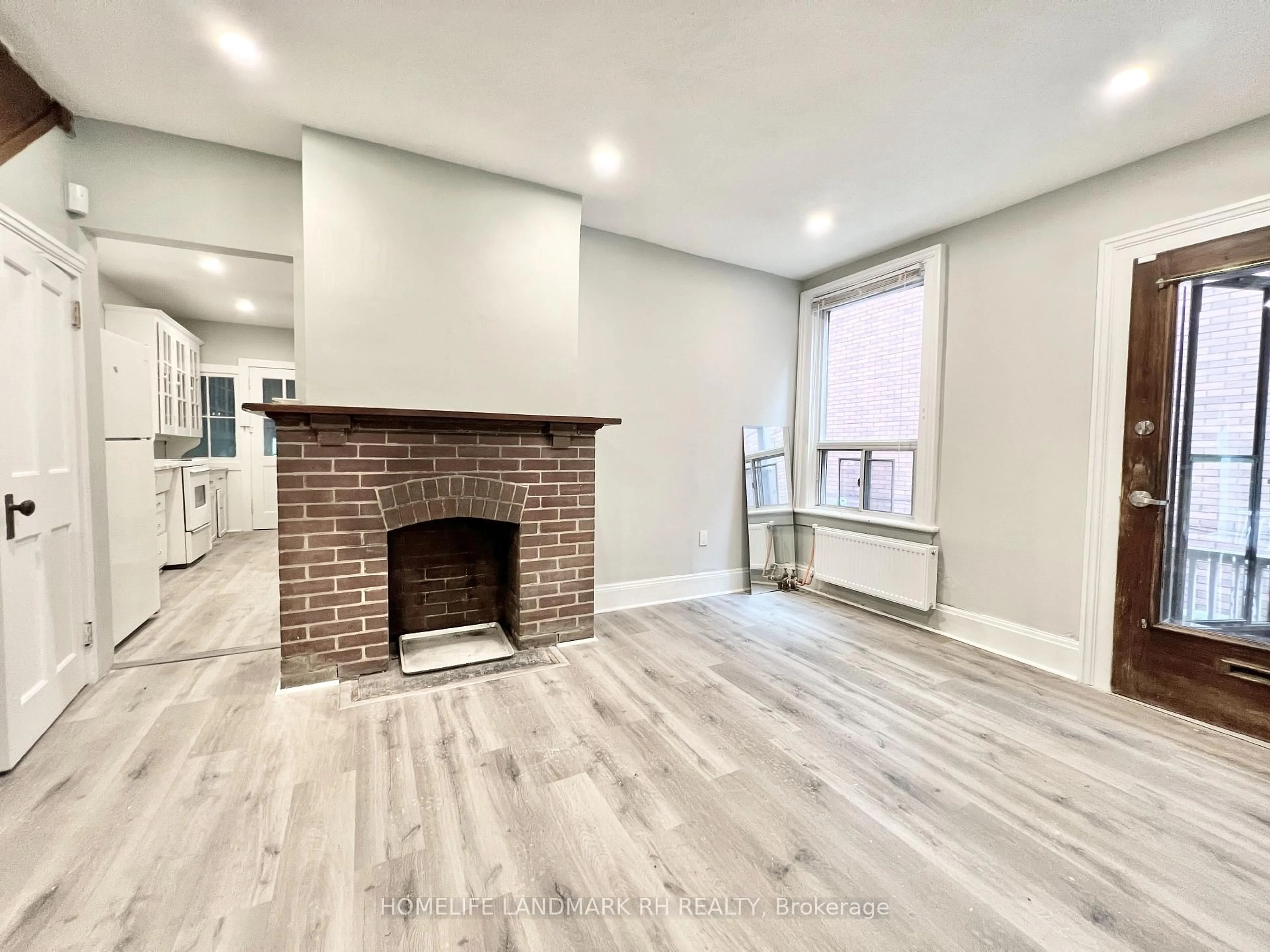 A pic of a room for 89 Waverley Rd, Toronto Ontario M4L 3T2