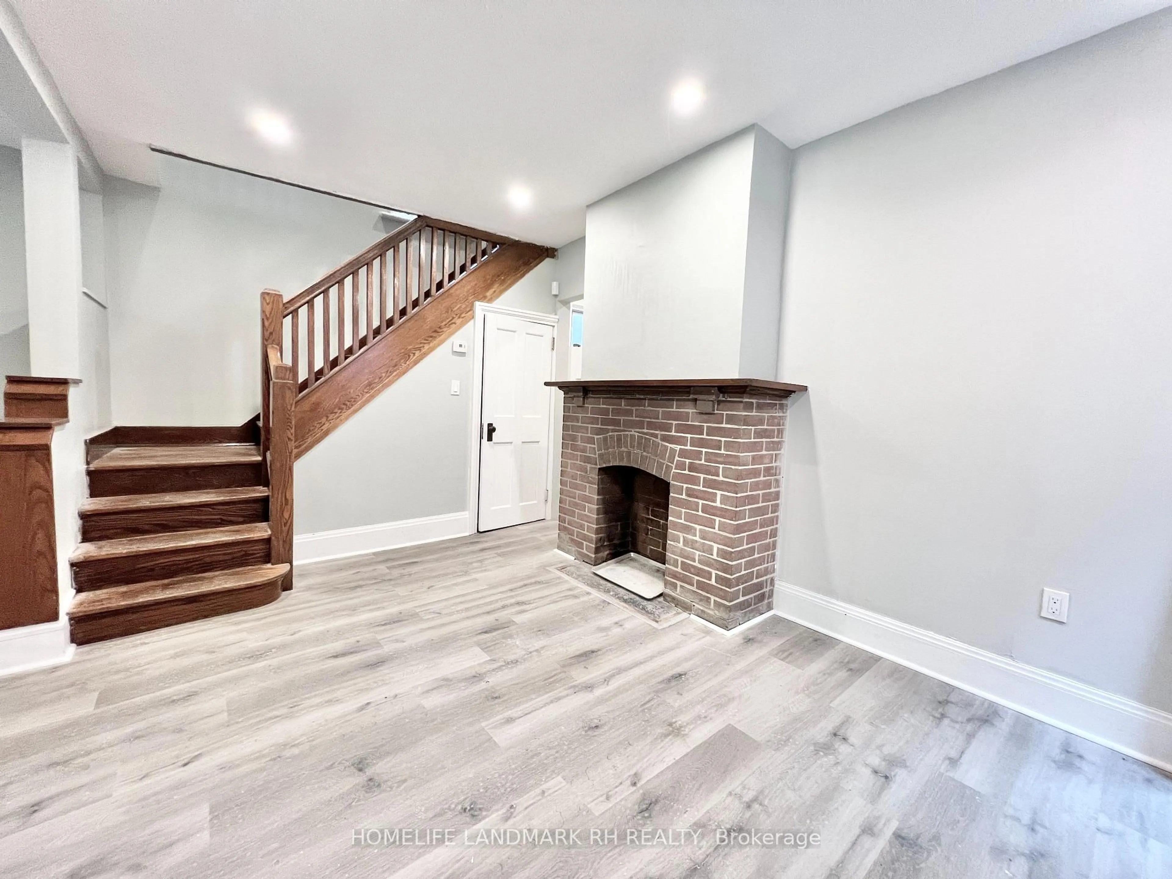 Unknown for 89 Waverley Rd, Toronto Ontario M4L 3T2