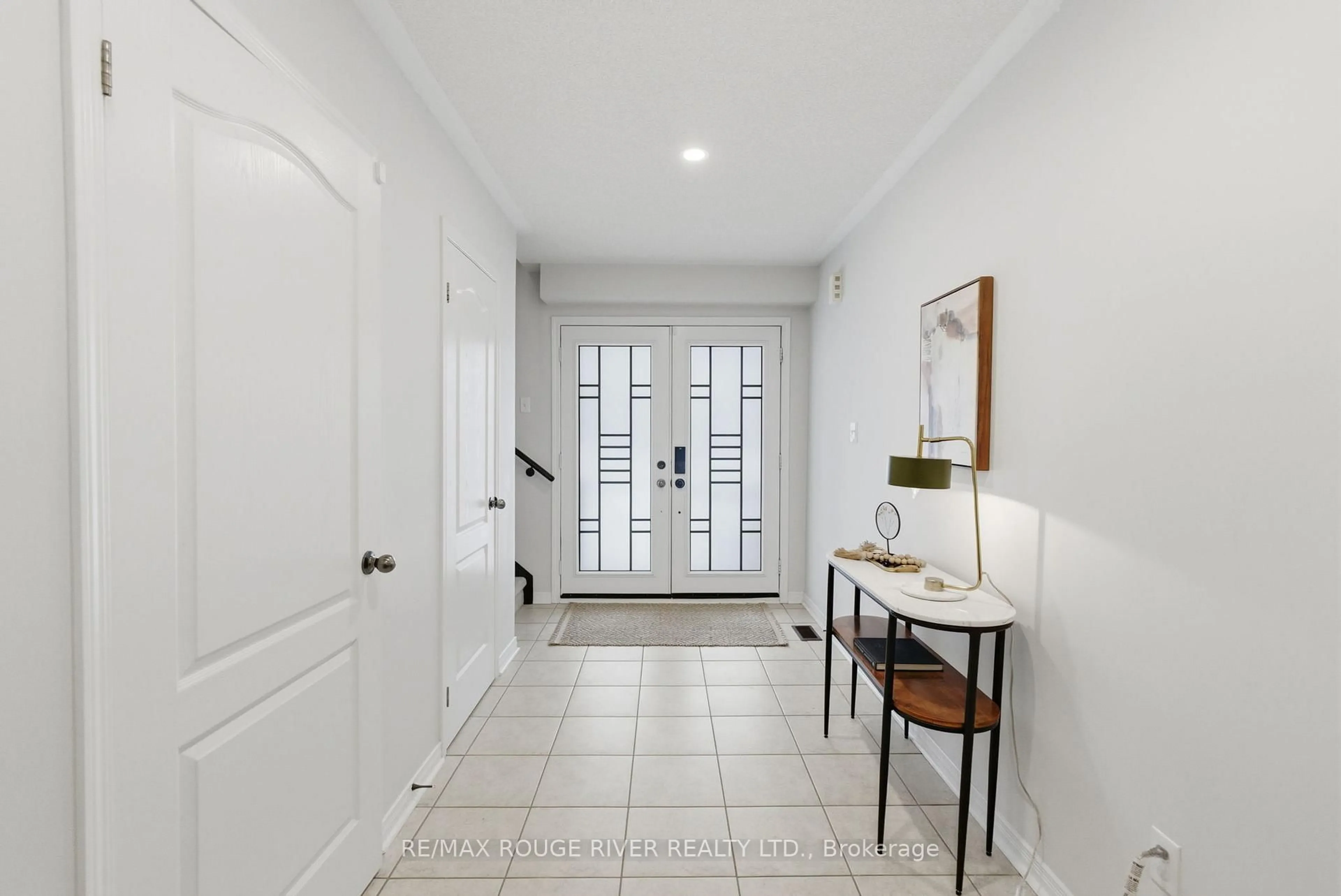 Indoor entryway for 122 Edwin Carr St, Clarington Ontario L1C 0R3
