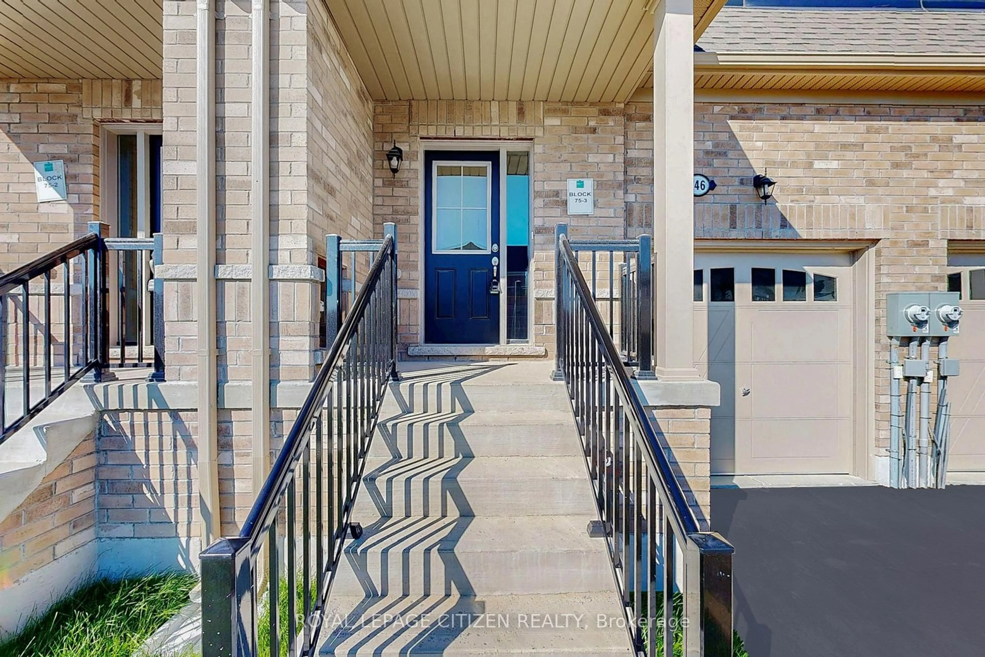 Indoor entryway for 146 North Garden Blvd, Scugog Ontario L9L 1B3