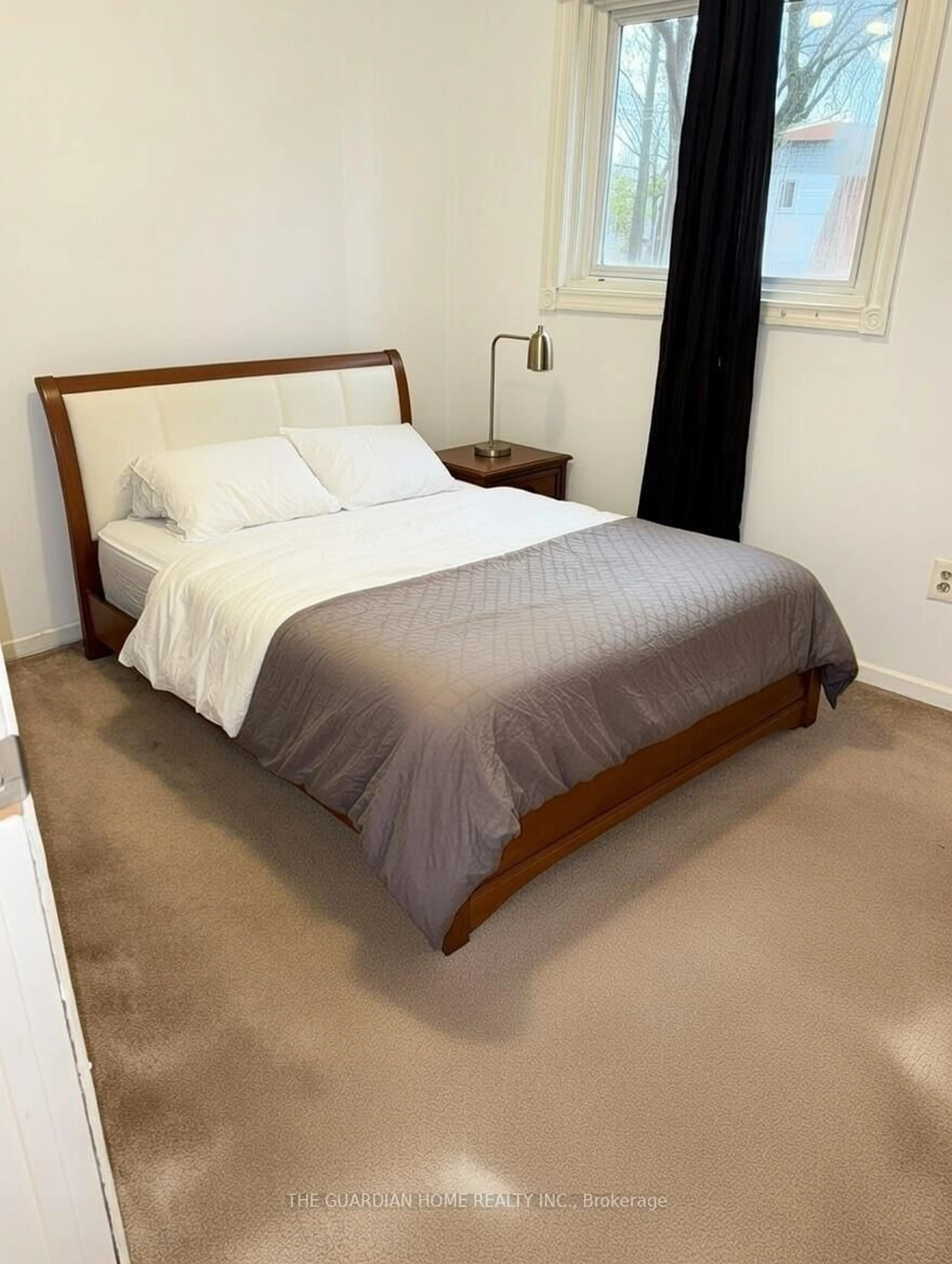 Bedroom with bed, carpet floor for 17 Goldring Dr, Whitby Ontario L1P 1B9