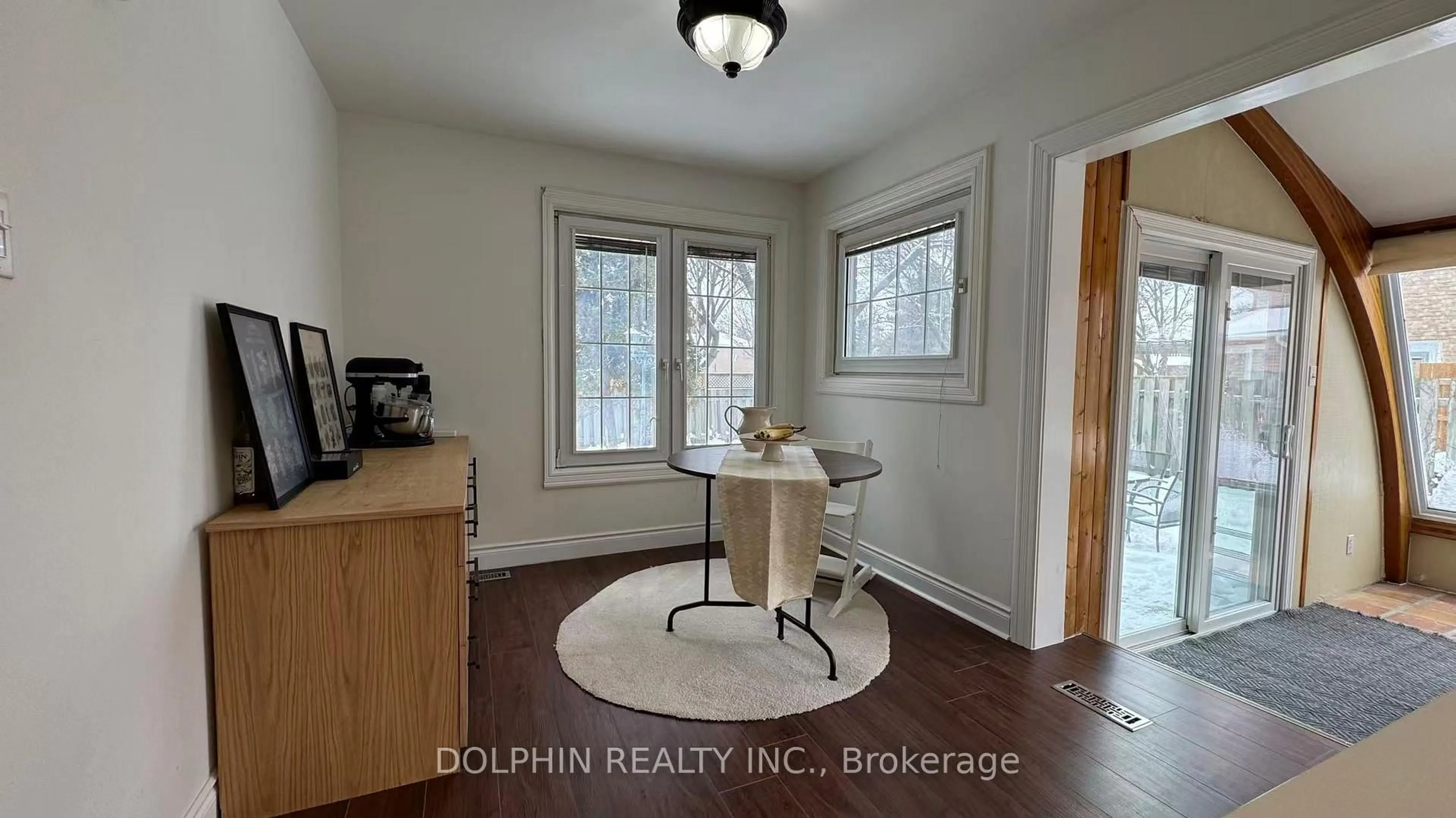 Indoor entryway for 44 Ravenscroft Rd, Ajax Ontario L1T 1W2