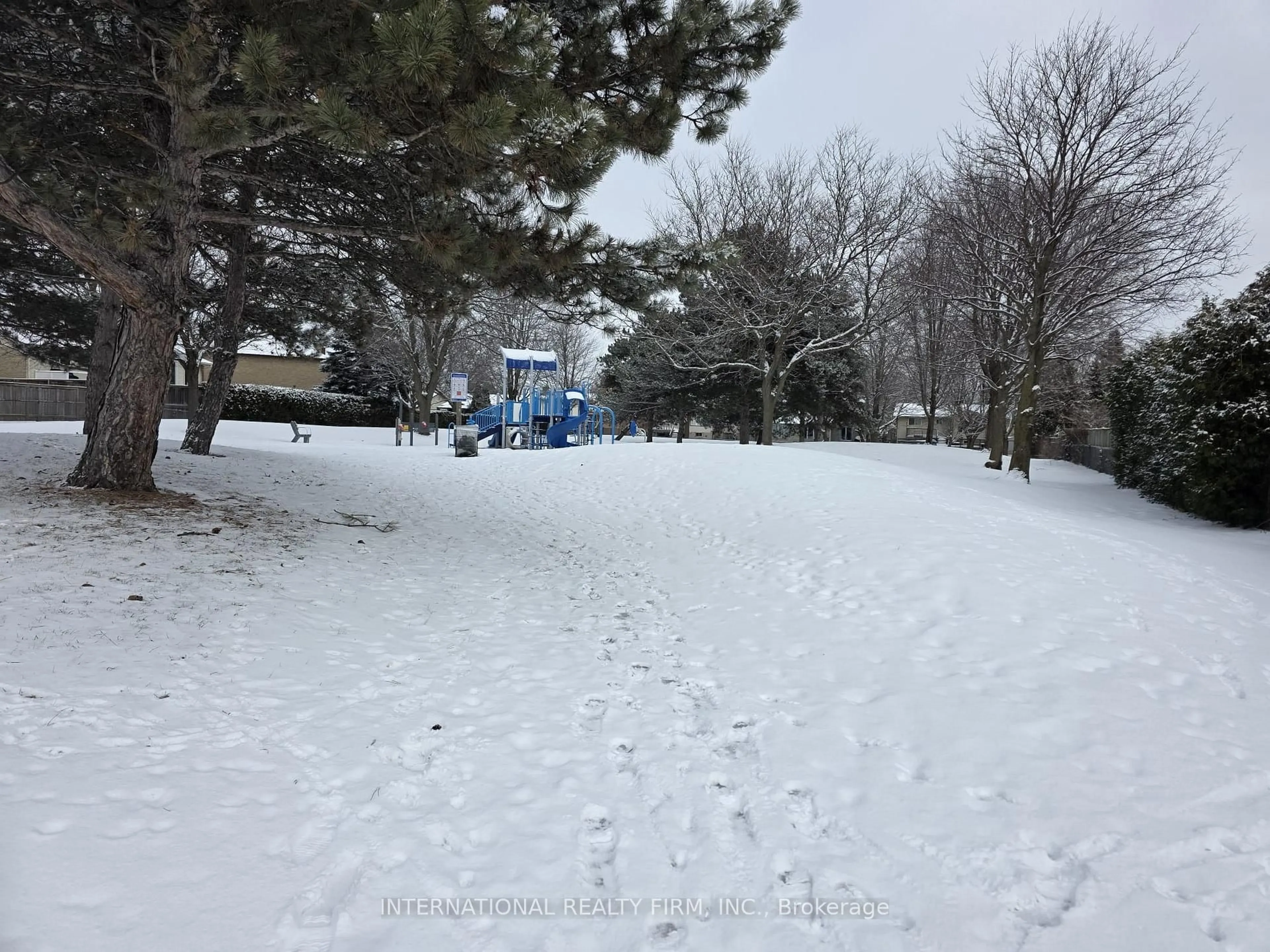 Blurry image for 660 Whistler Dr, Oshawa Ontario L1J 7N7