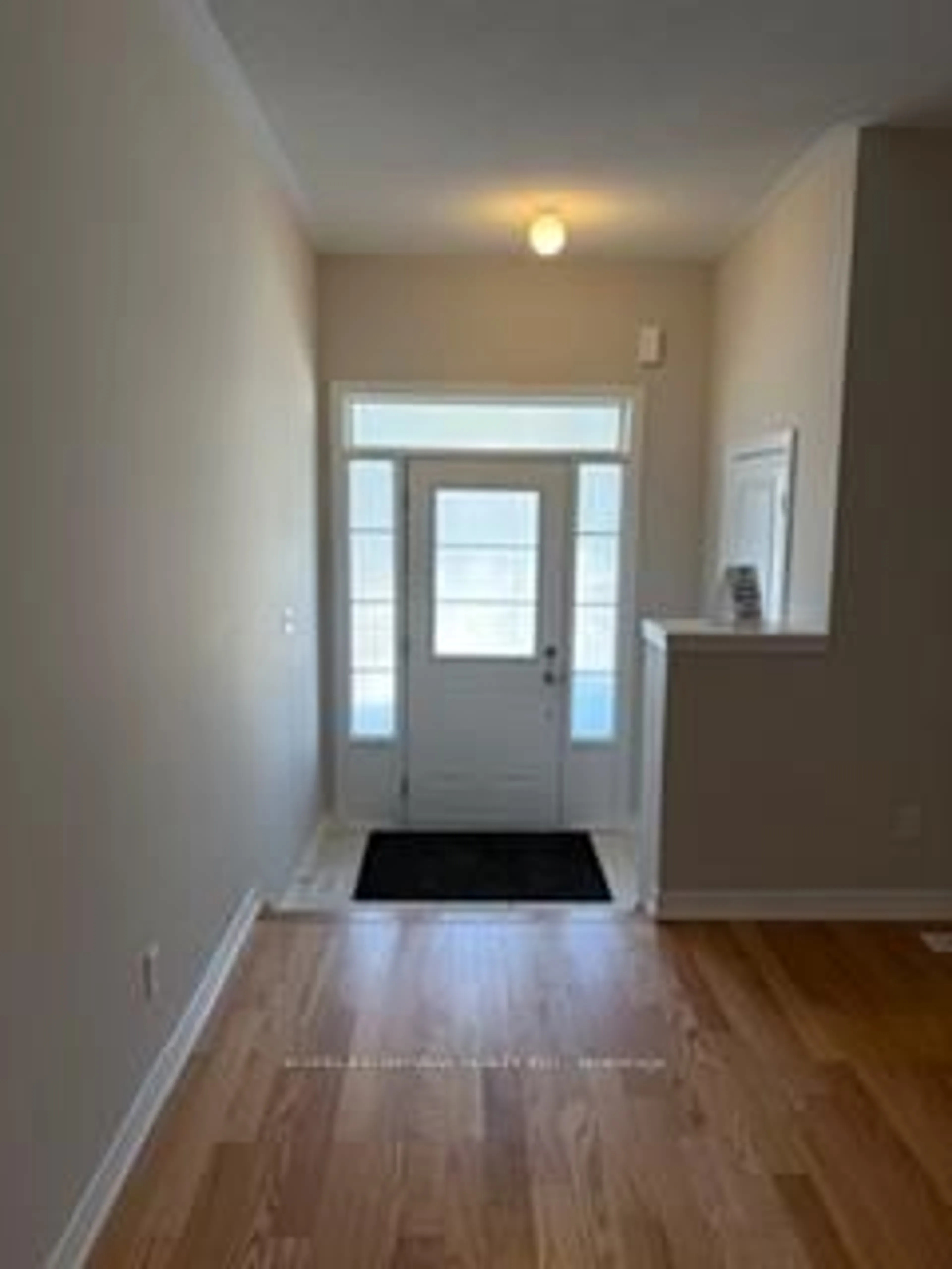 Indoor entryway for 1085 Skyridge Blvd, Pickering Ontario L1X 0M8