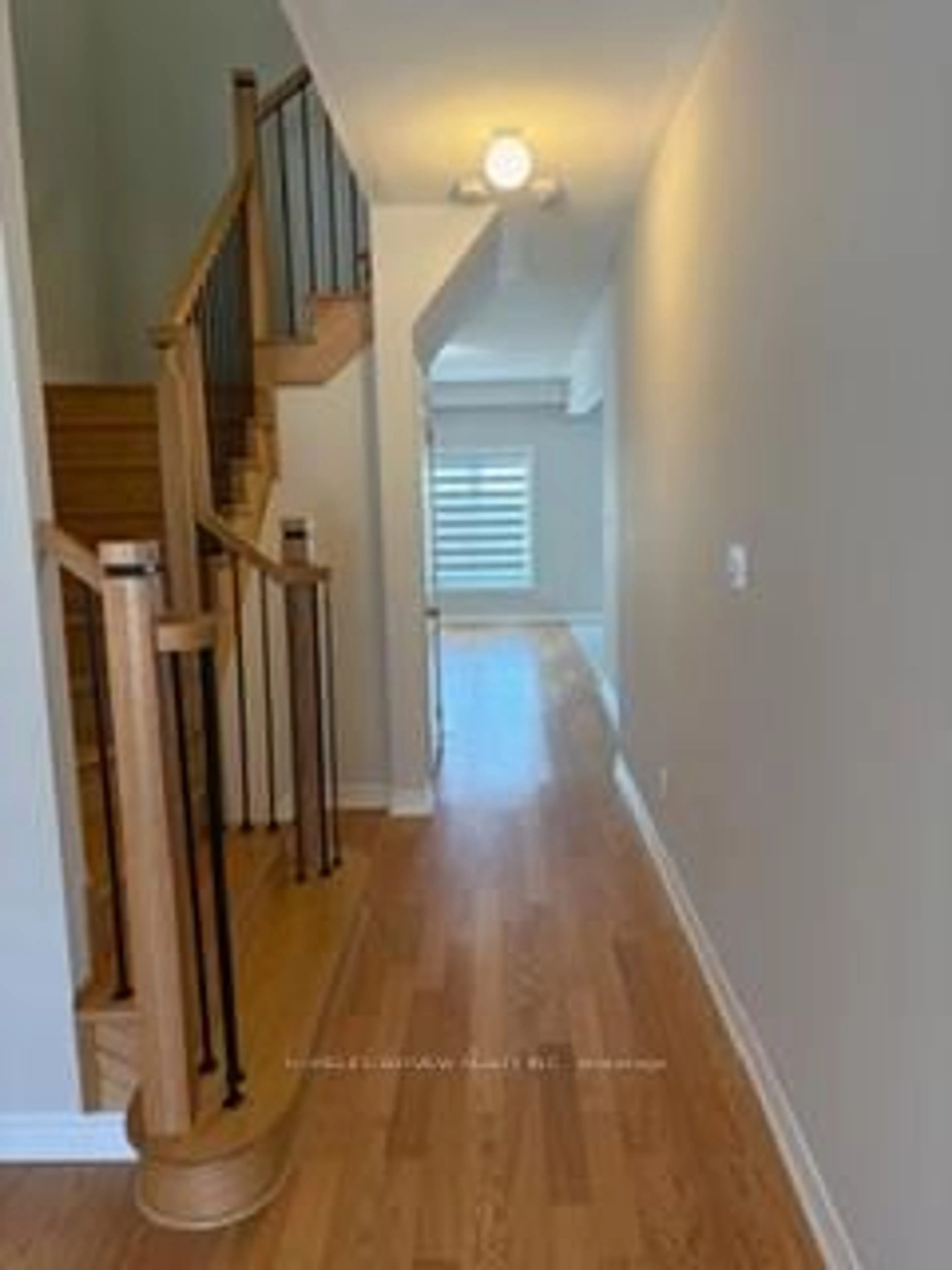 Unknown for 1085 Skyridge Blvd, Pickering Ontario L1X 0M8