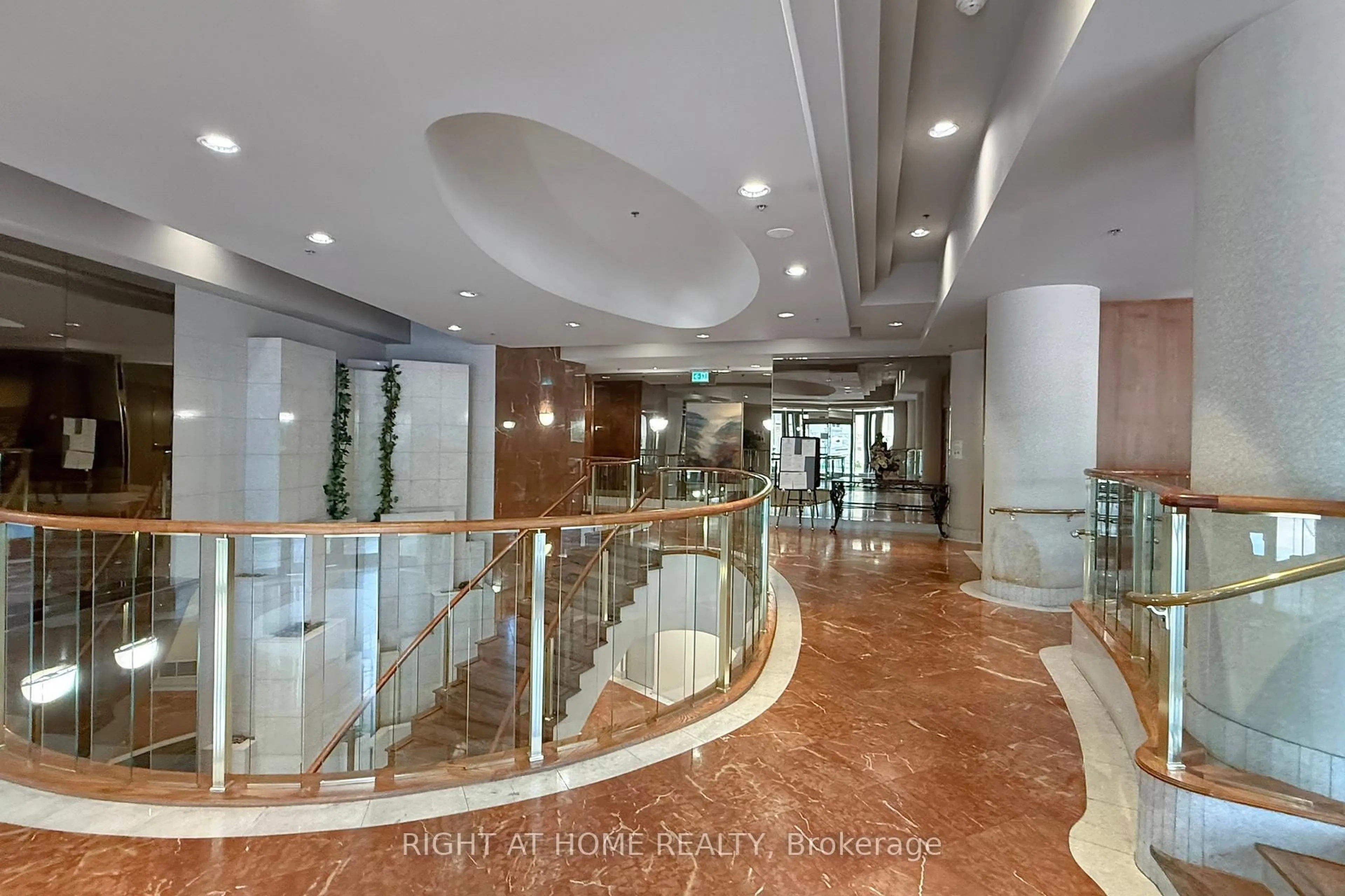 Indoor foyer for 228 Bonis Ave #608, Toronto Ontario M1T 3W4