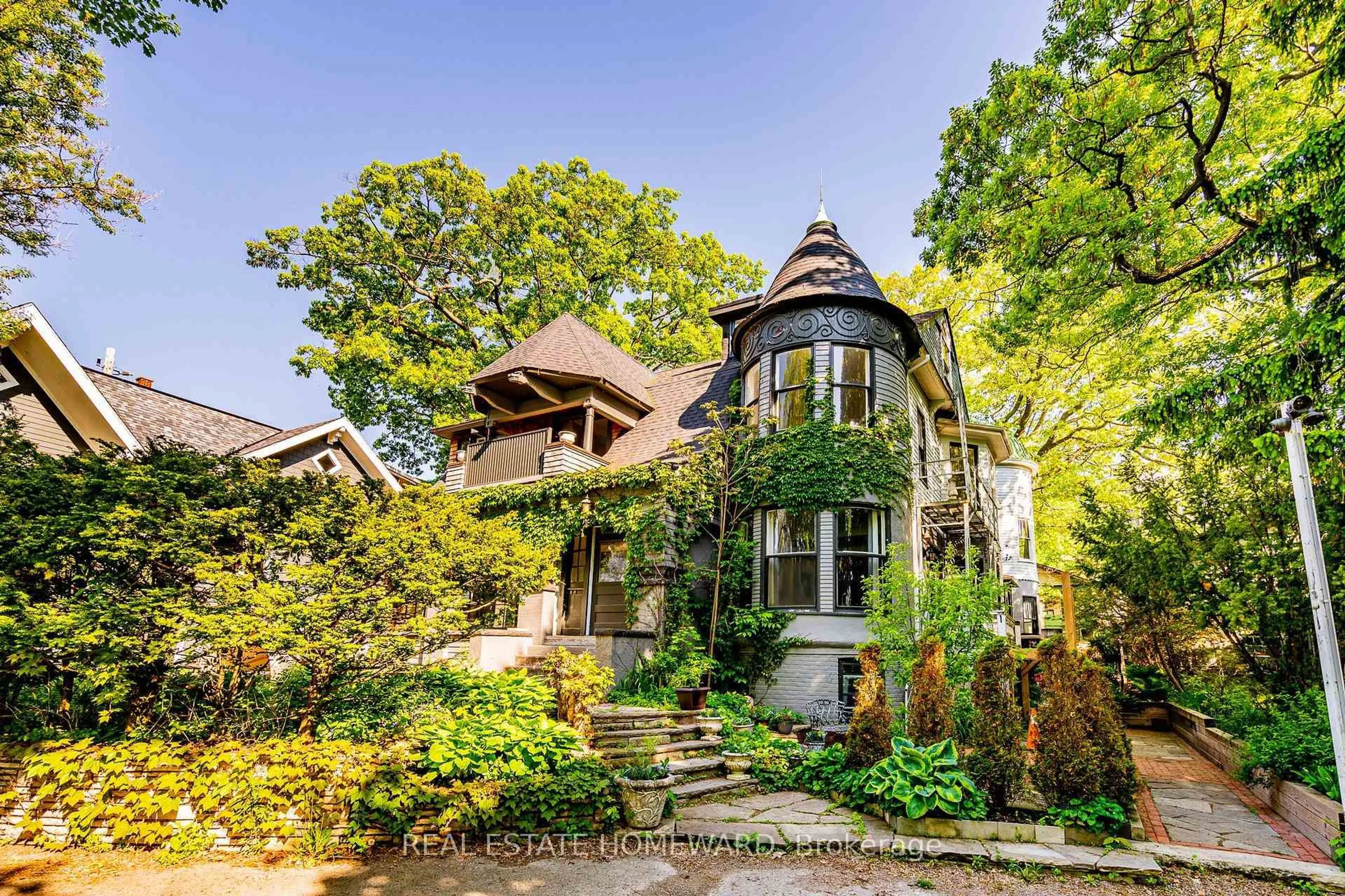 Unknown for 3025 Queen St, Toronto Ontario M1N 1A5