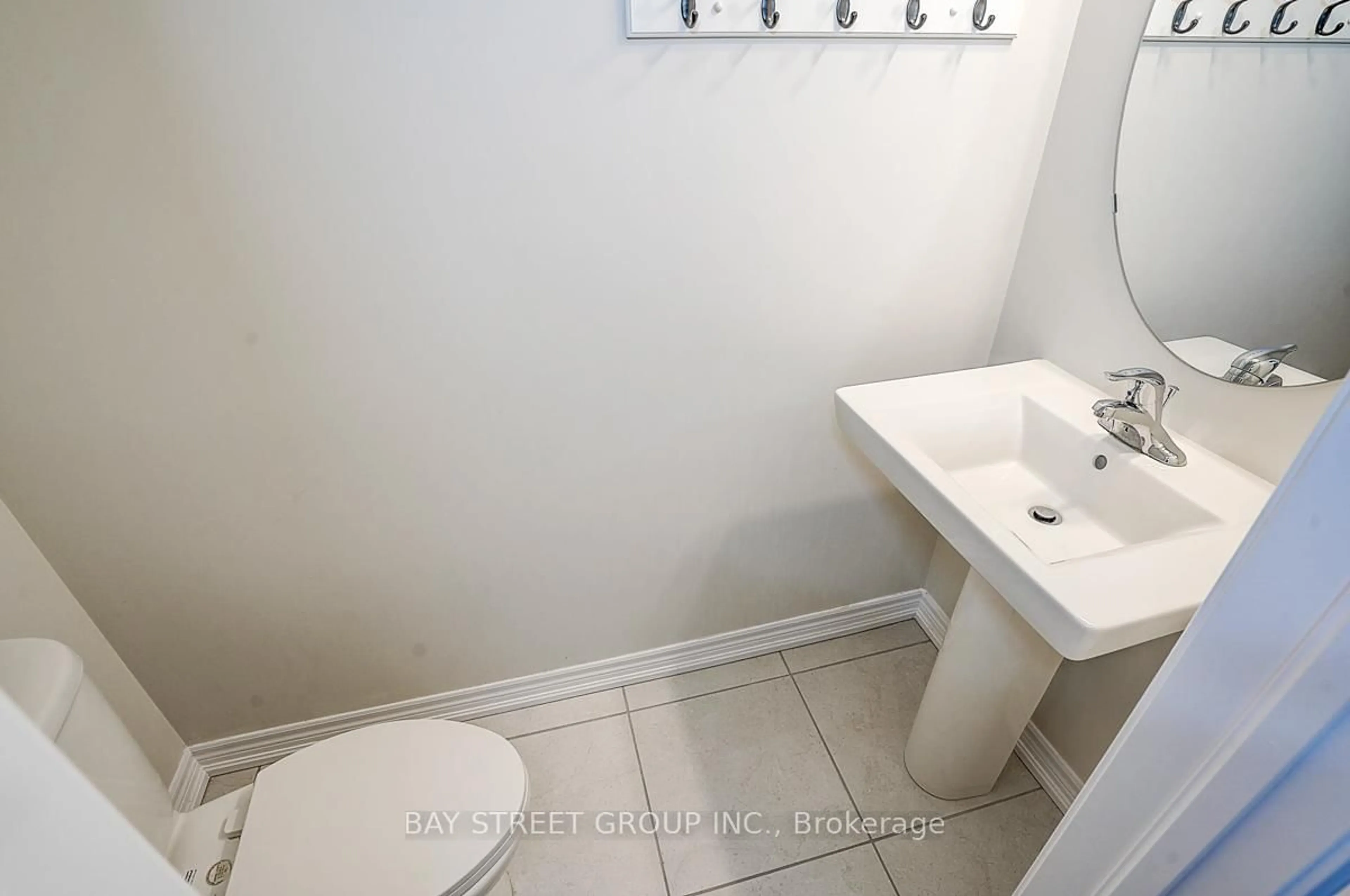 Standard bathroom, ceramic/tile floor for 19 Morrison Cres, Whitby Ontario L1P 1V4