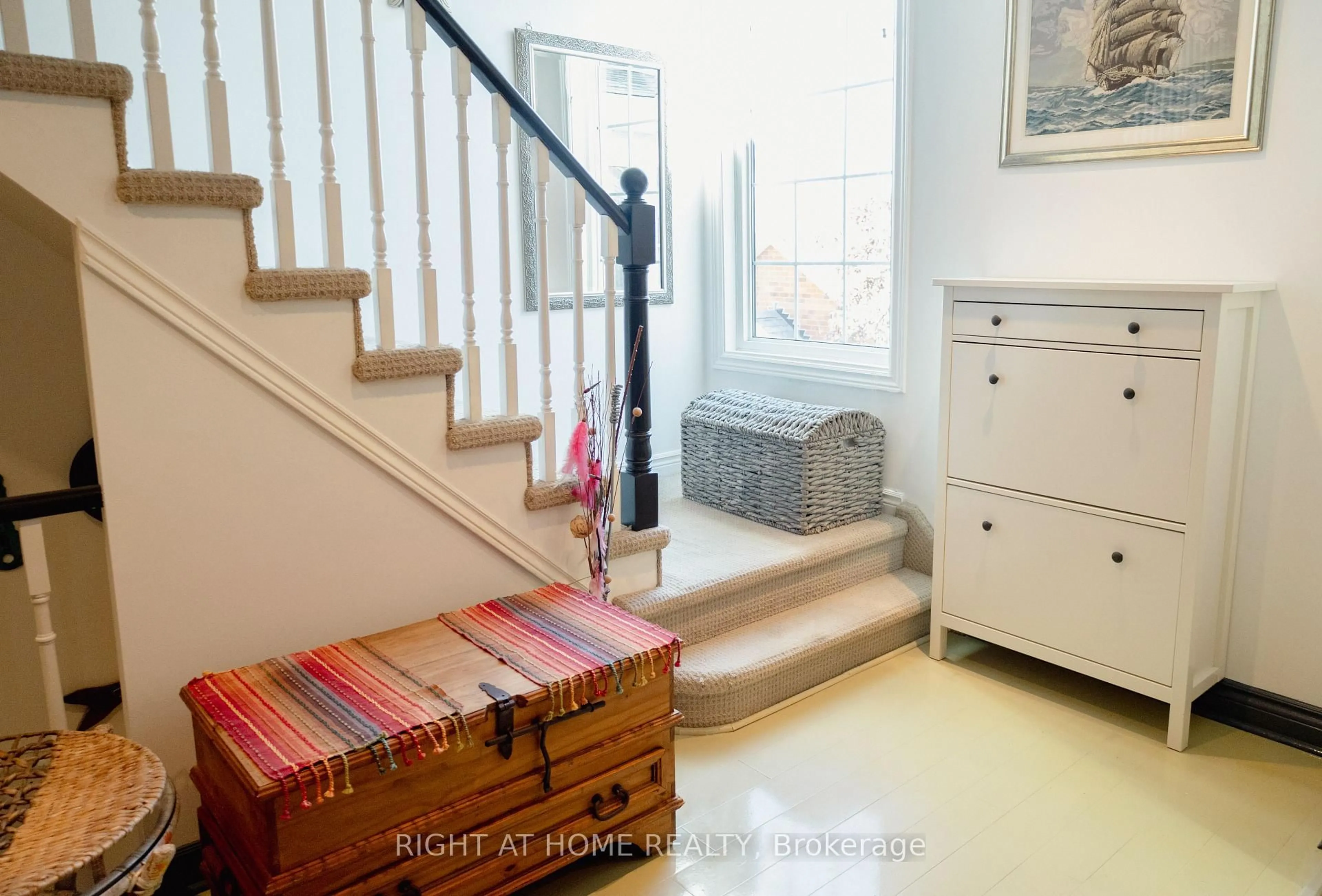 Indoor entryway for 1663 Nash Rd #D-7, Clarington Ontario L1E 1S8