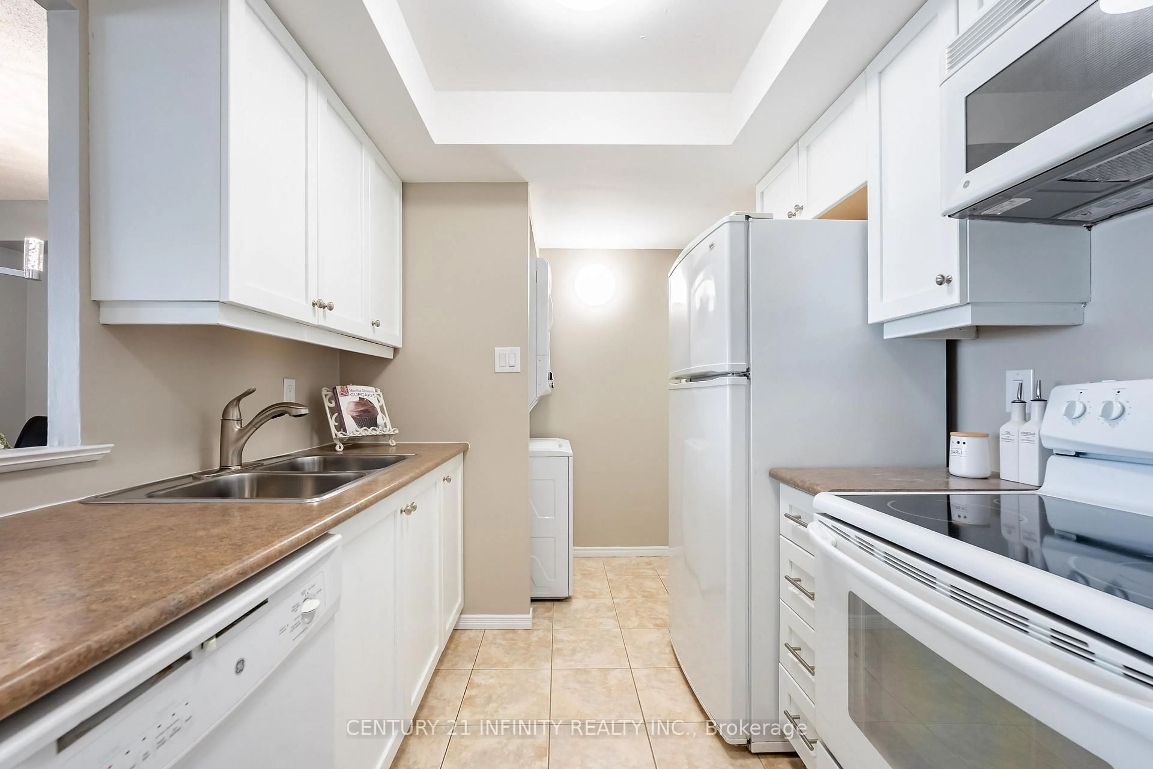 Standard kitchen, unknown for 5 Greystone Walk Dr #1206, Toronto Ontario M1K 5J5