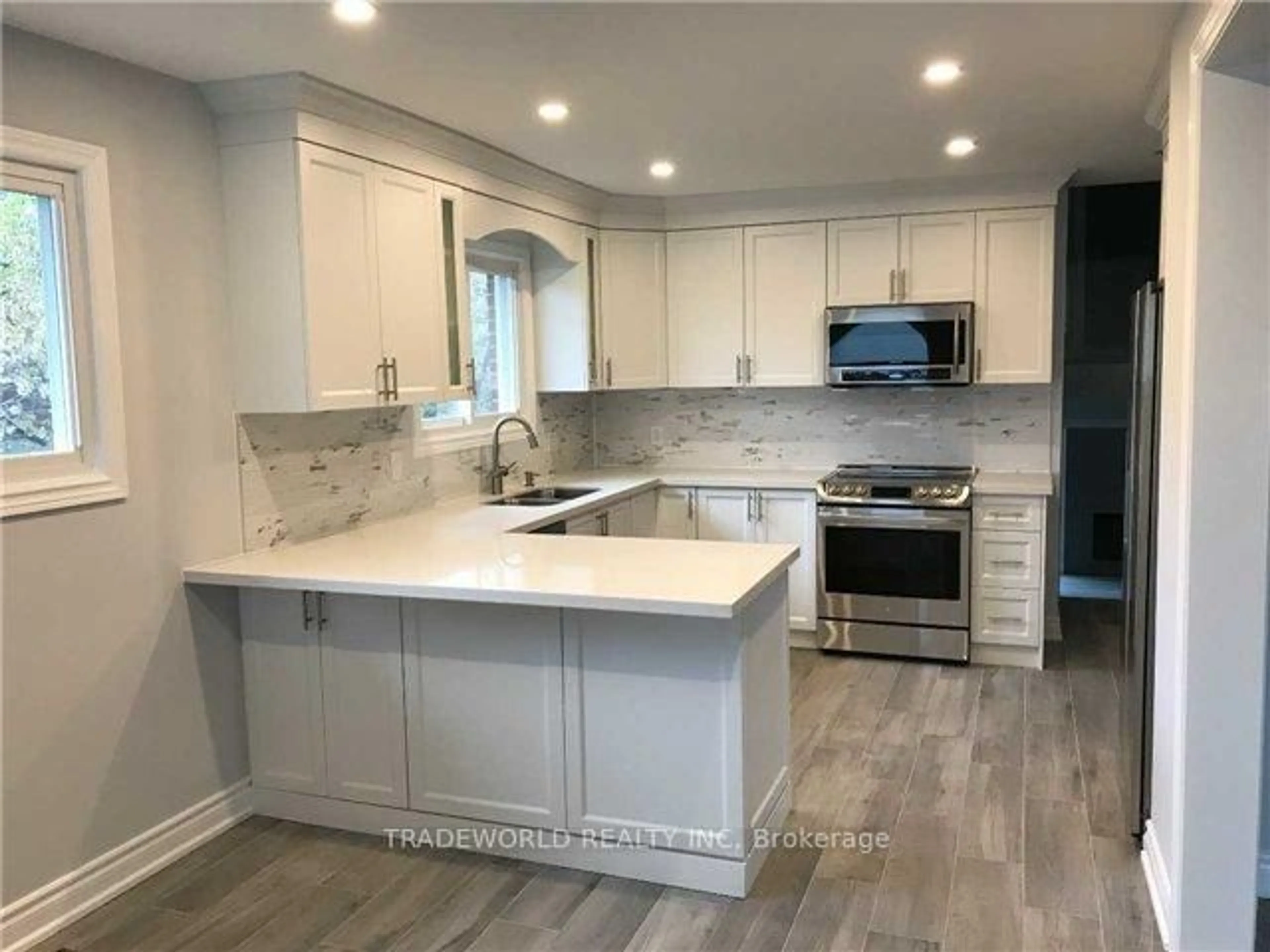 Open concept kitchen, ceramic/tile floor for 10 Fairglen Ave, Toronto Ontario M1T 1G7