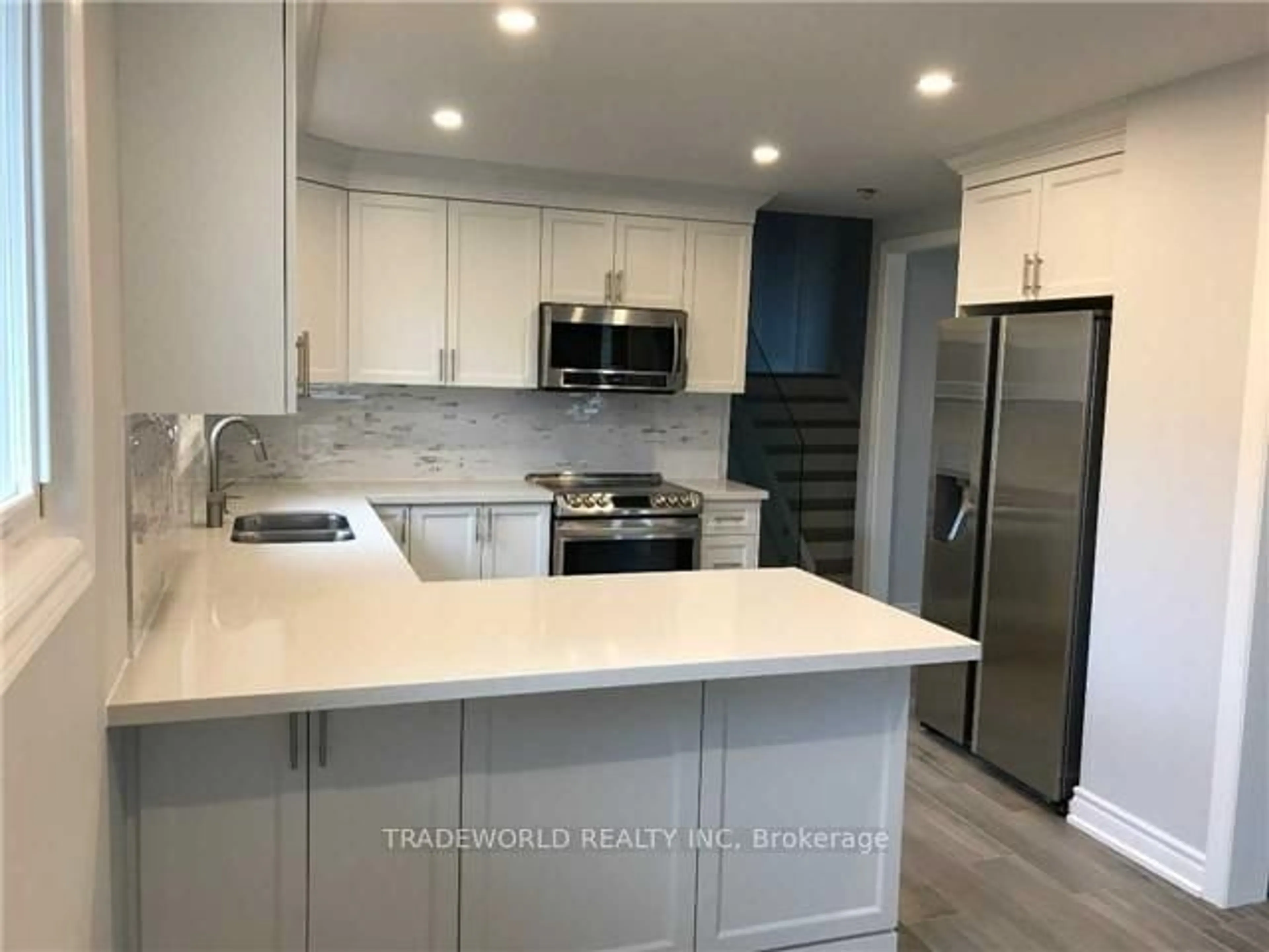 Open concept kitchen, ceramic/tile floor for 10 Fairglen Ave, Toronto Ontario M1T 1G7