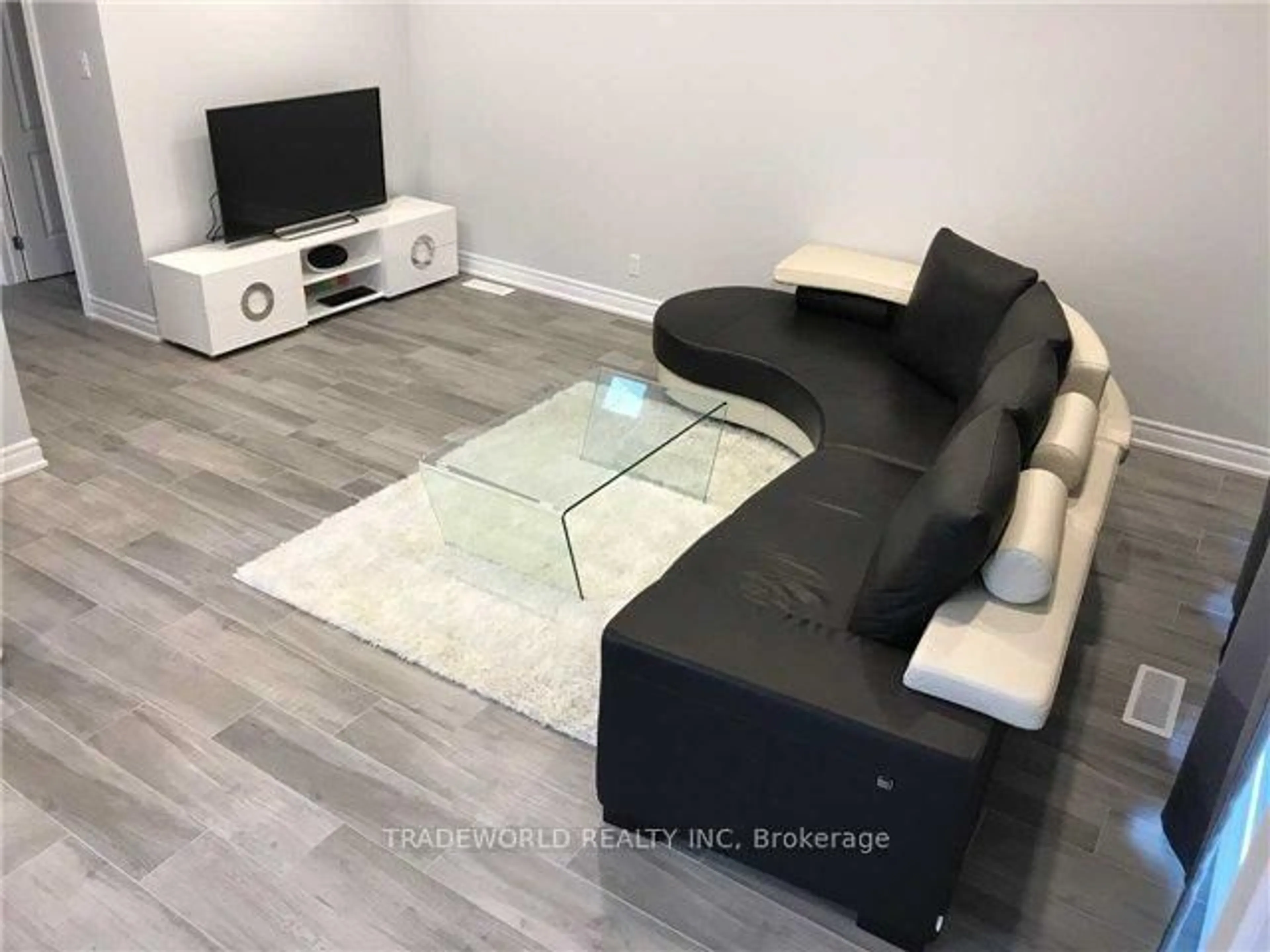 Living room with furniture, unknown for 10 Fairglen Ave, Toronto Ontario M1T 1G7