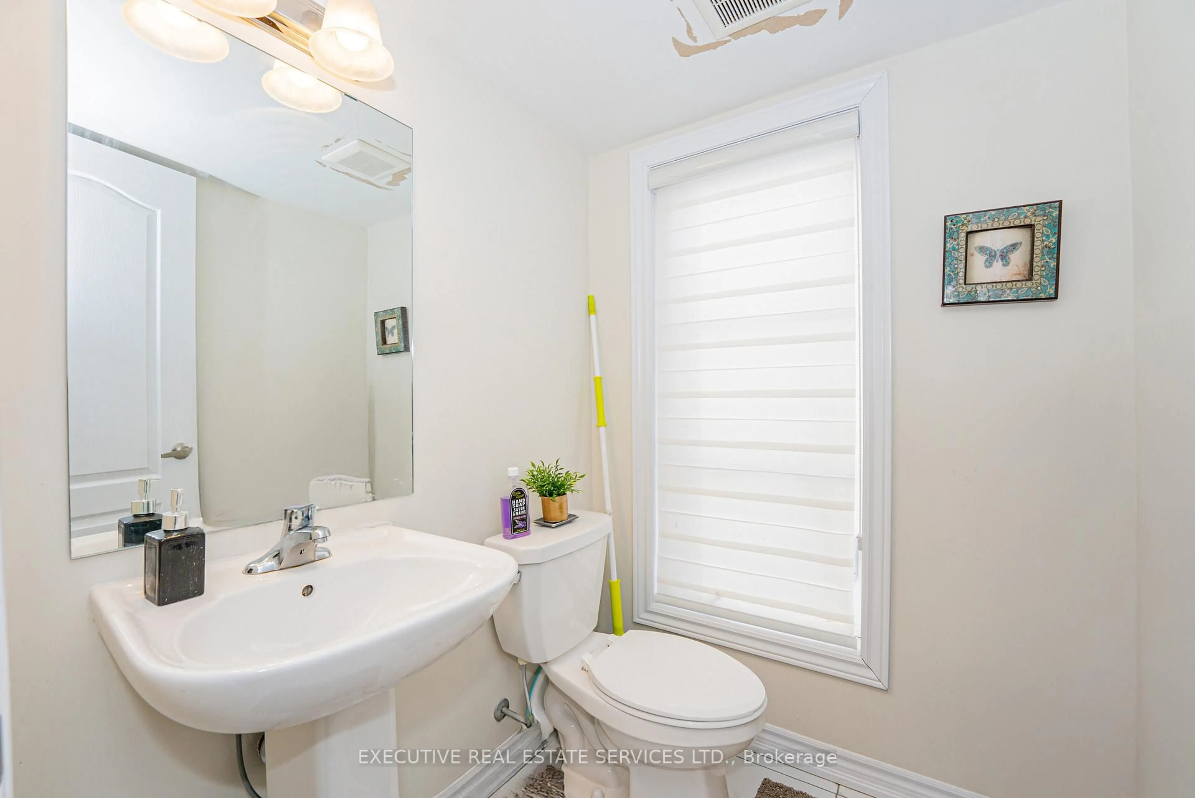 Standard bathroom, ceramic/tile floor for 2101 Prestonvale Rd, Clarington Ontario L1E 0H8