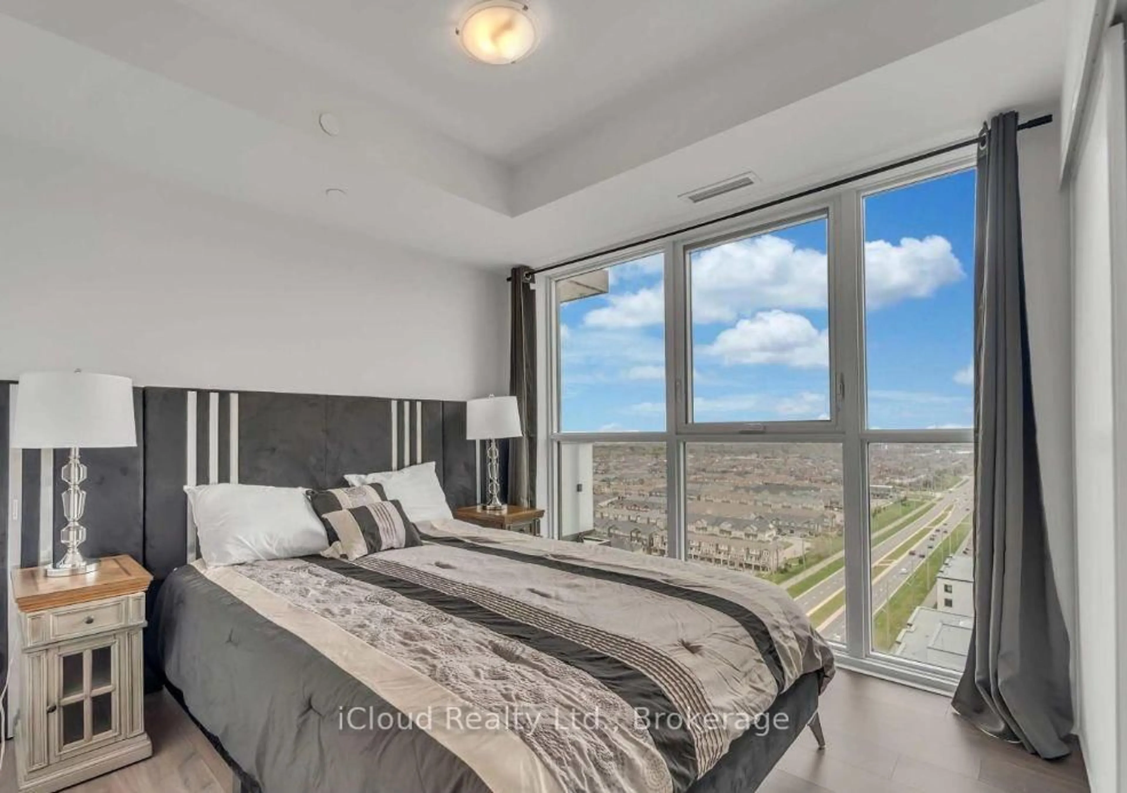 Bedroom with bed, unknown for 2550 Simcoe St #1917, Oshawa Ontario L1L 0R5