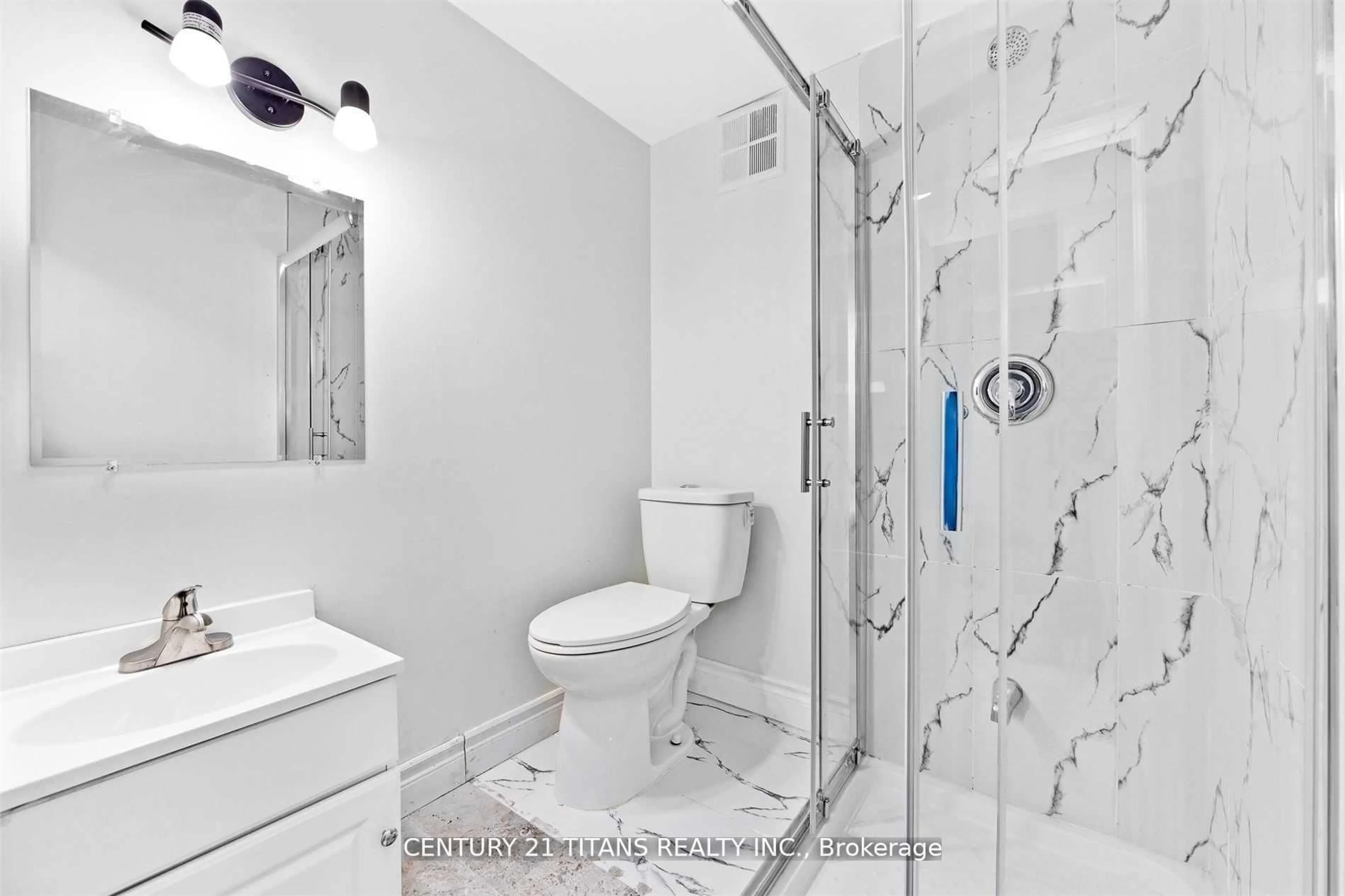 Standard bathroom, ceramic/tile floor for 4064 Lawrence Ave #510, Toronto Ontario M1E 4V6