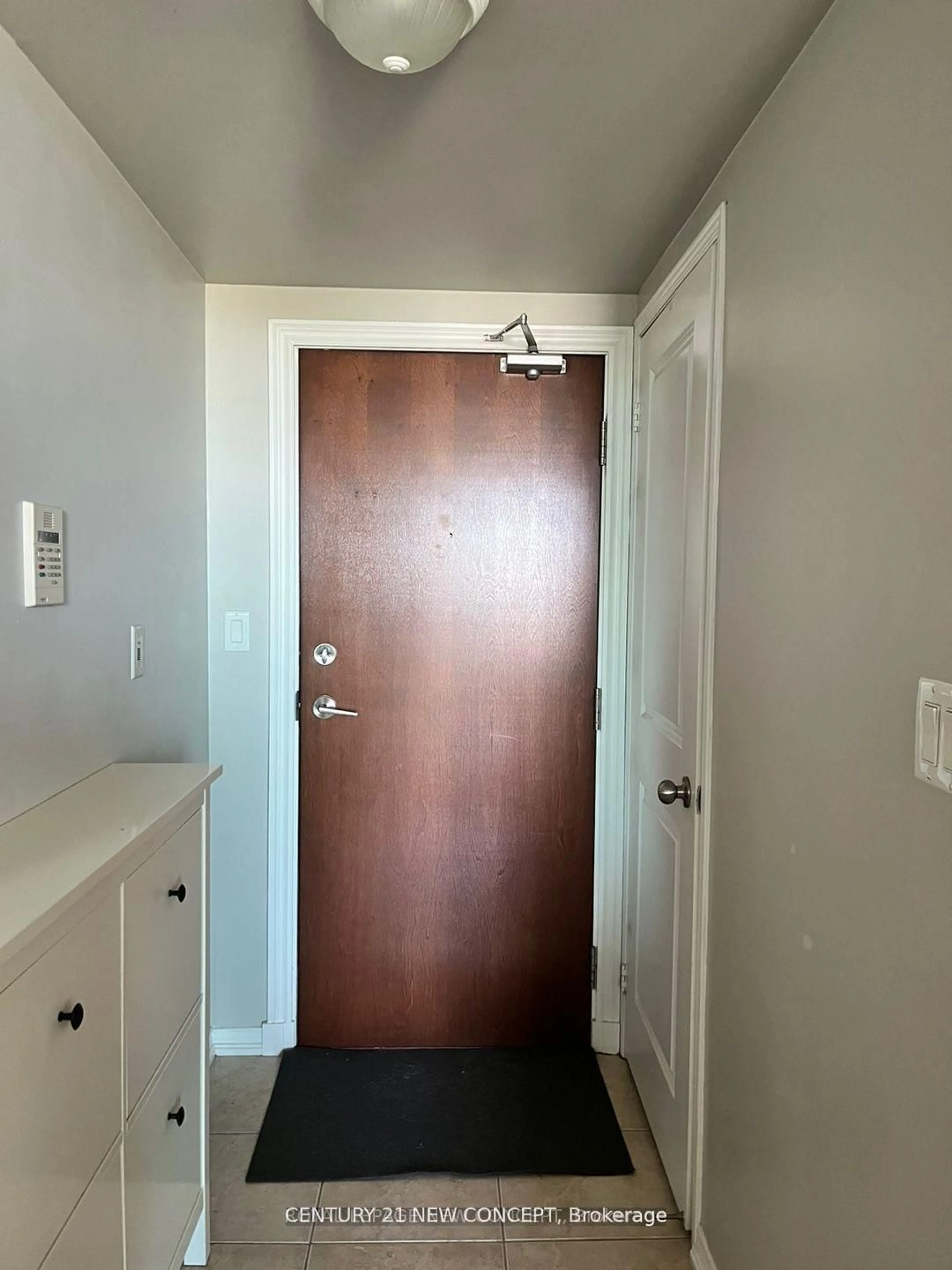 Indoor entryway for 6 Rosebank Dr #17D, Toronto Ontario M1B 0A1