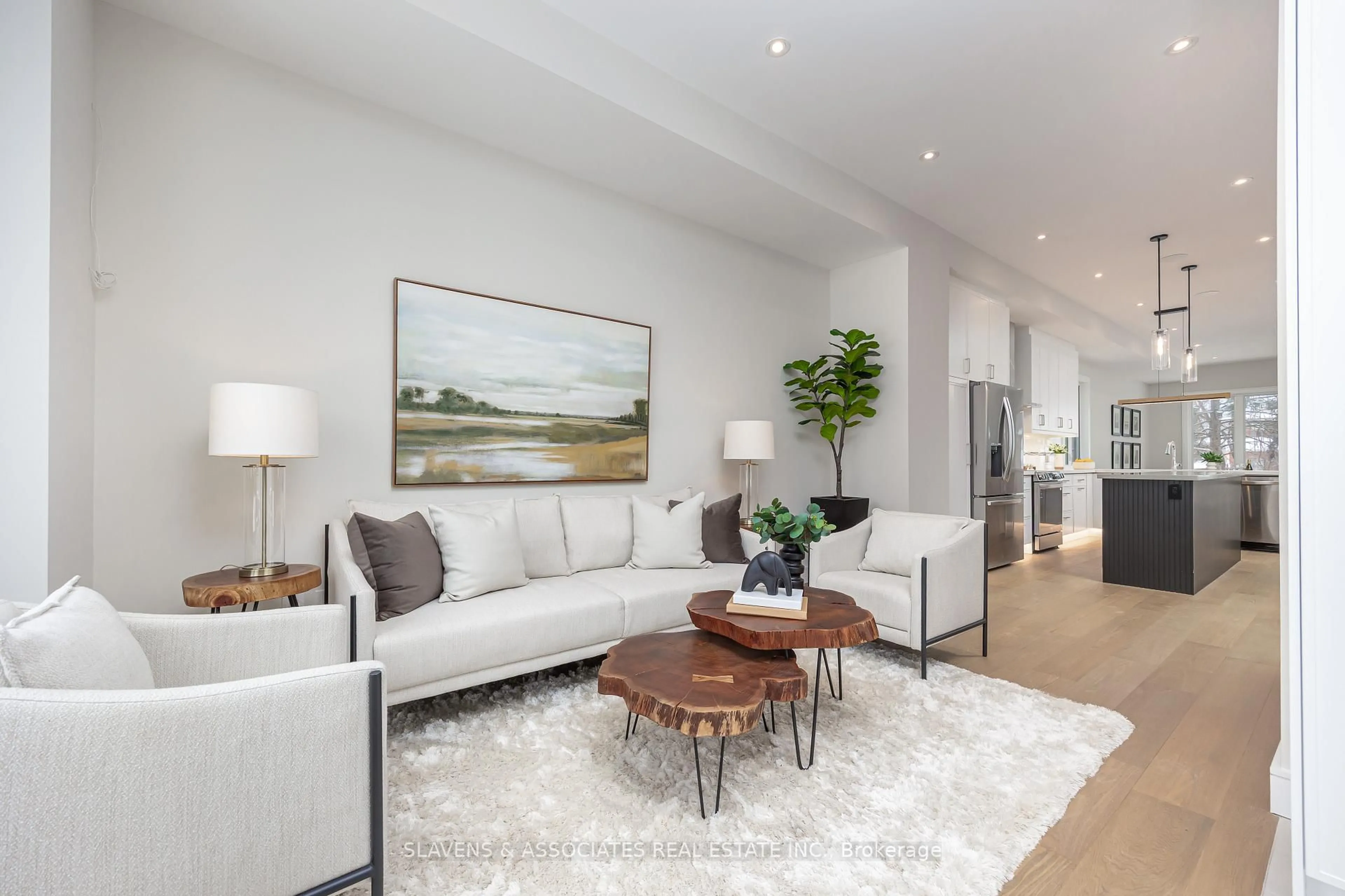 Living room with furniture, unknown for 3B Linton Ave, Toronto Ontario M1N 1W5