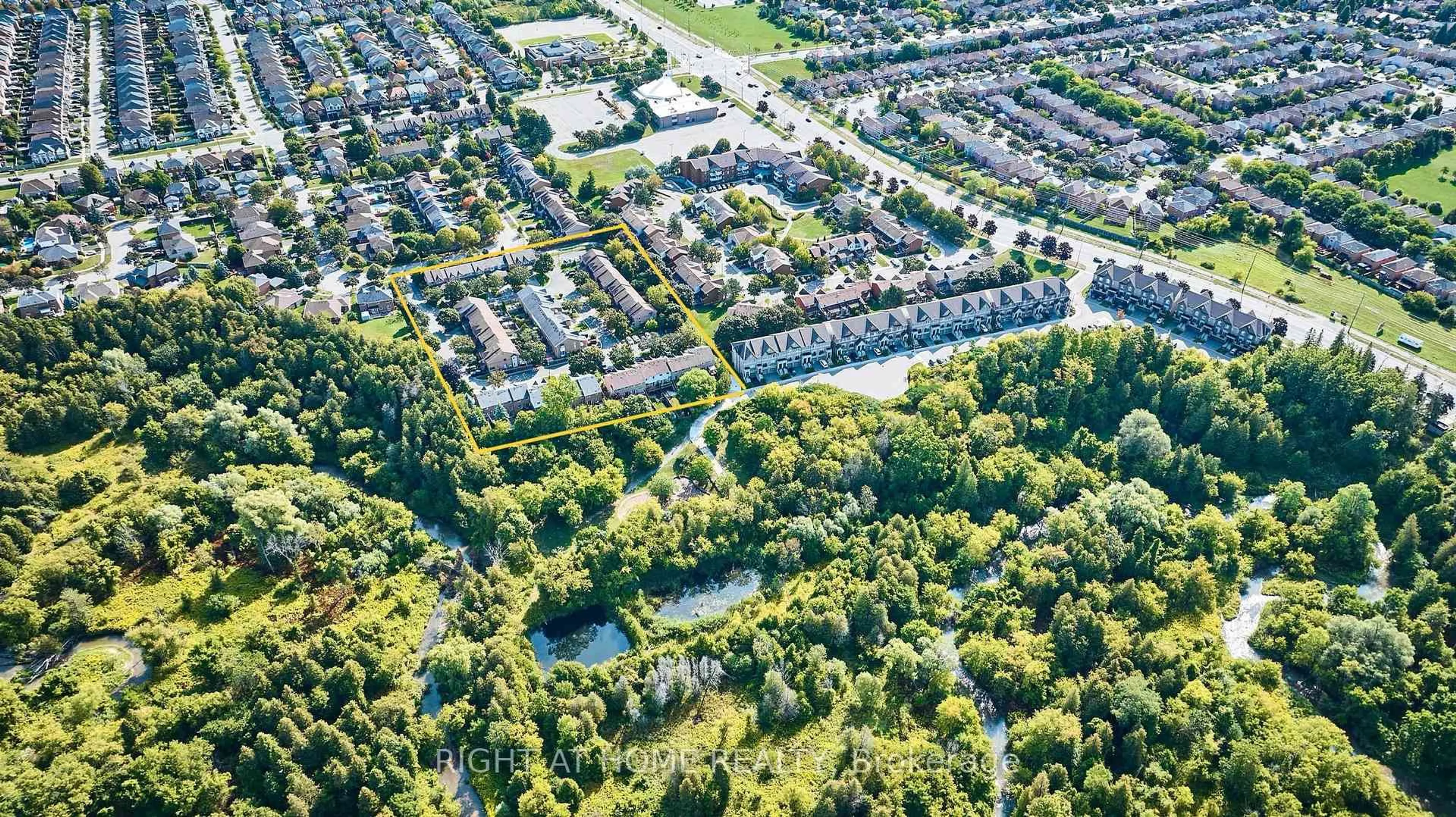 A pic from outside/outdoor area/front of a property/back of a property/a pic from drone, street for 25 Macintyre Lane, Ajax Ontario L1T 3X4