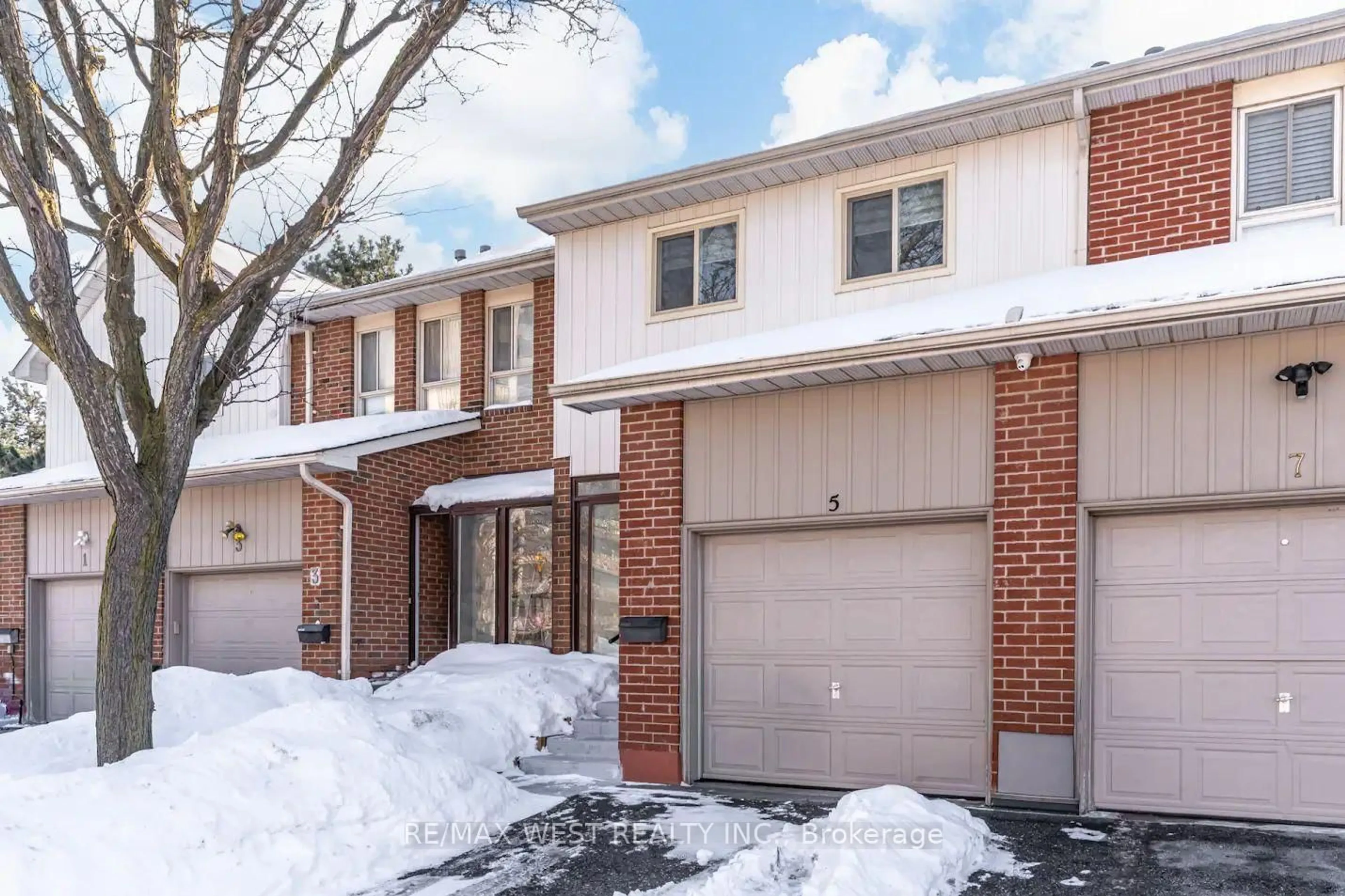 Home with brick exterior material, street for 34 Dundalk Dr #5, Toronto Ontario M1P 4W3