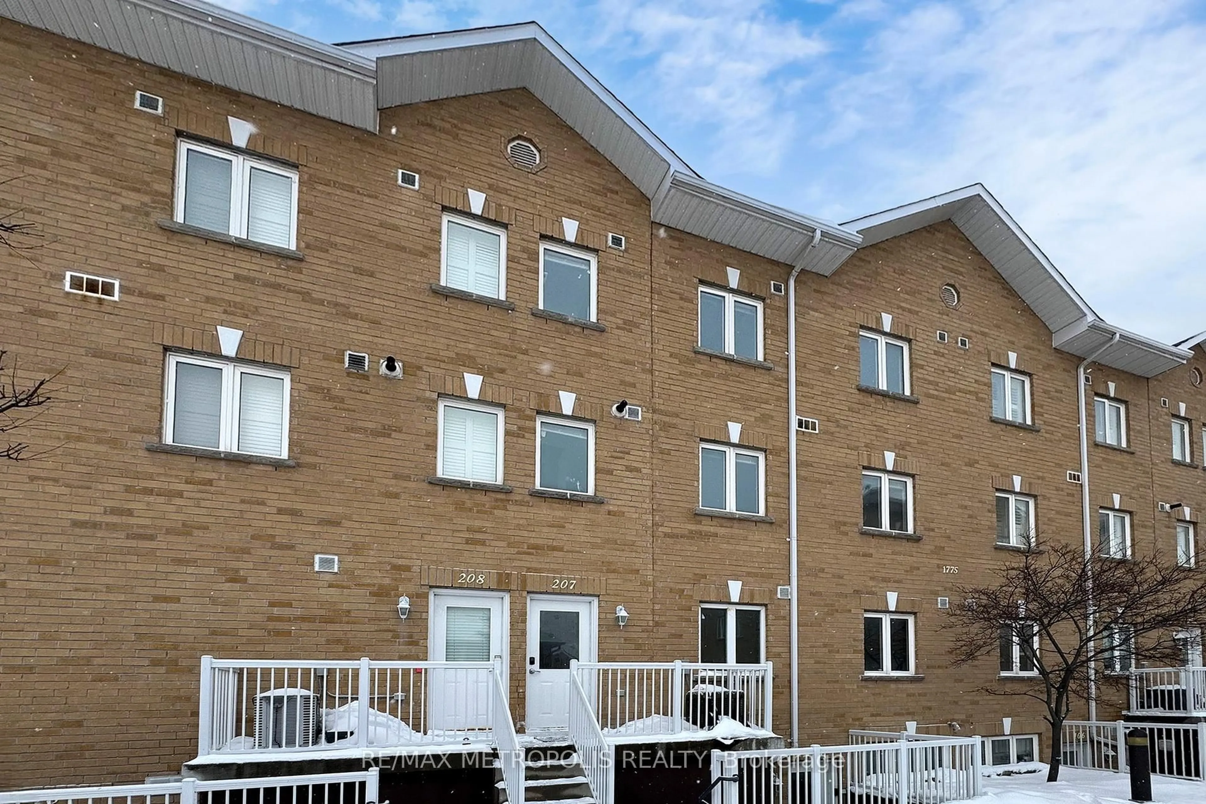 Patio, building for 1775 Markham Rd #207, Toronto Ontario M1B 2Z7