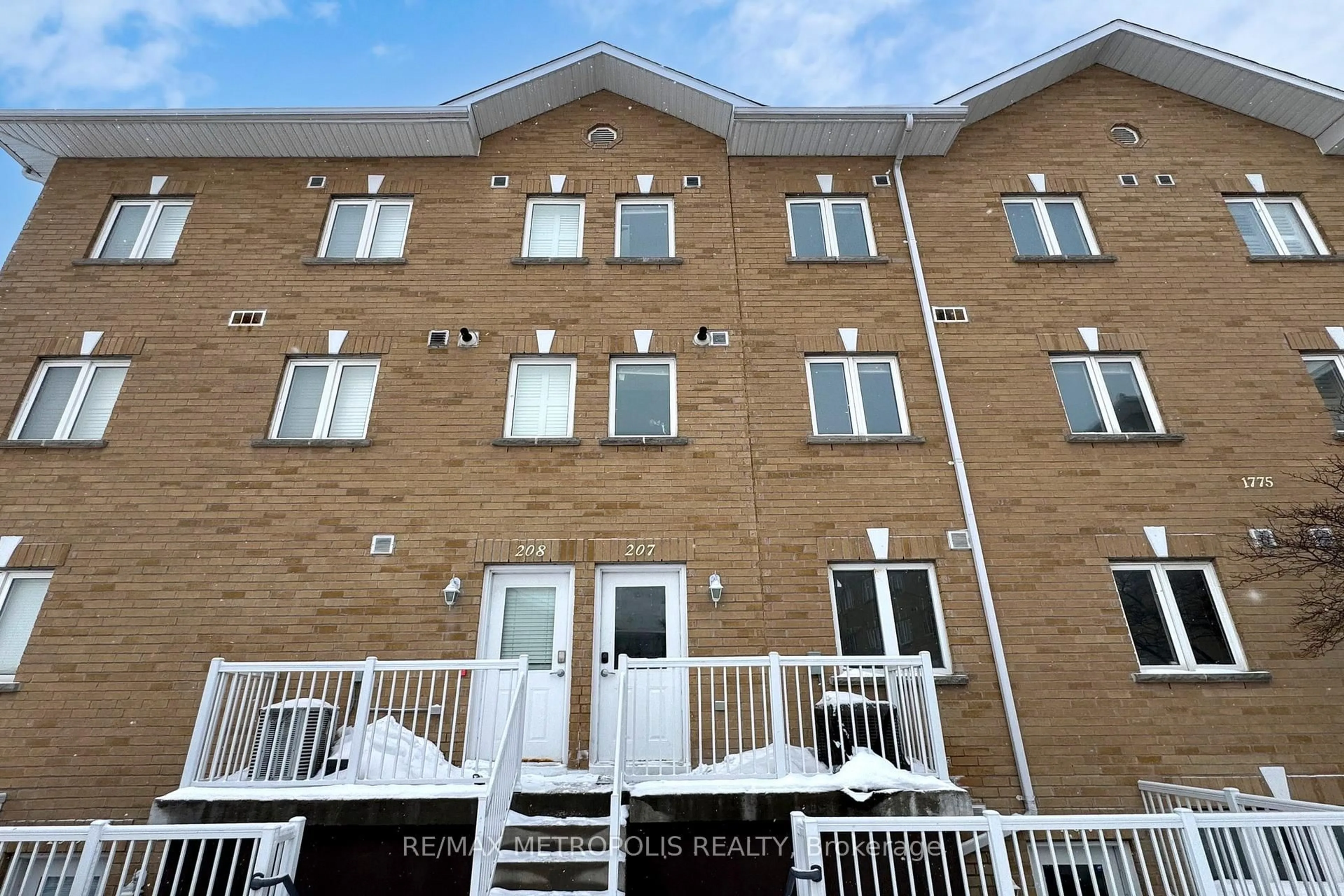 Patio, building for 1775 Markham Rd #207, Toronto Ontario M1B 2Z7