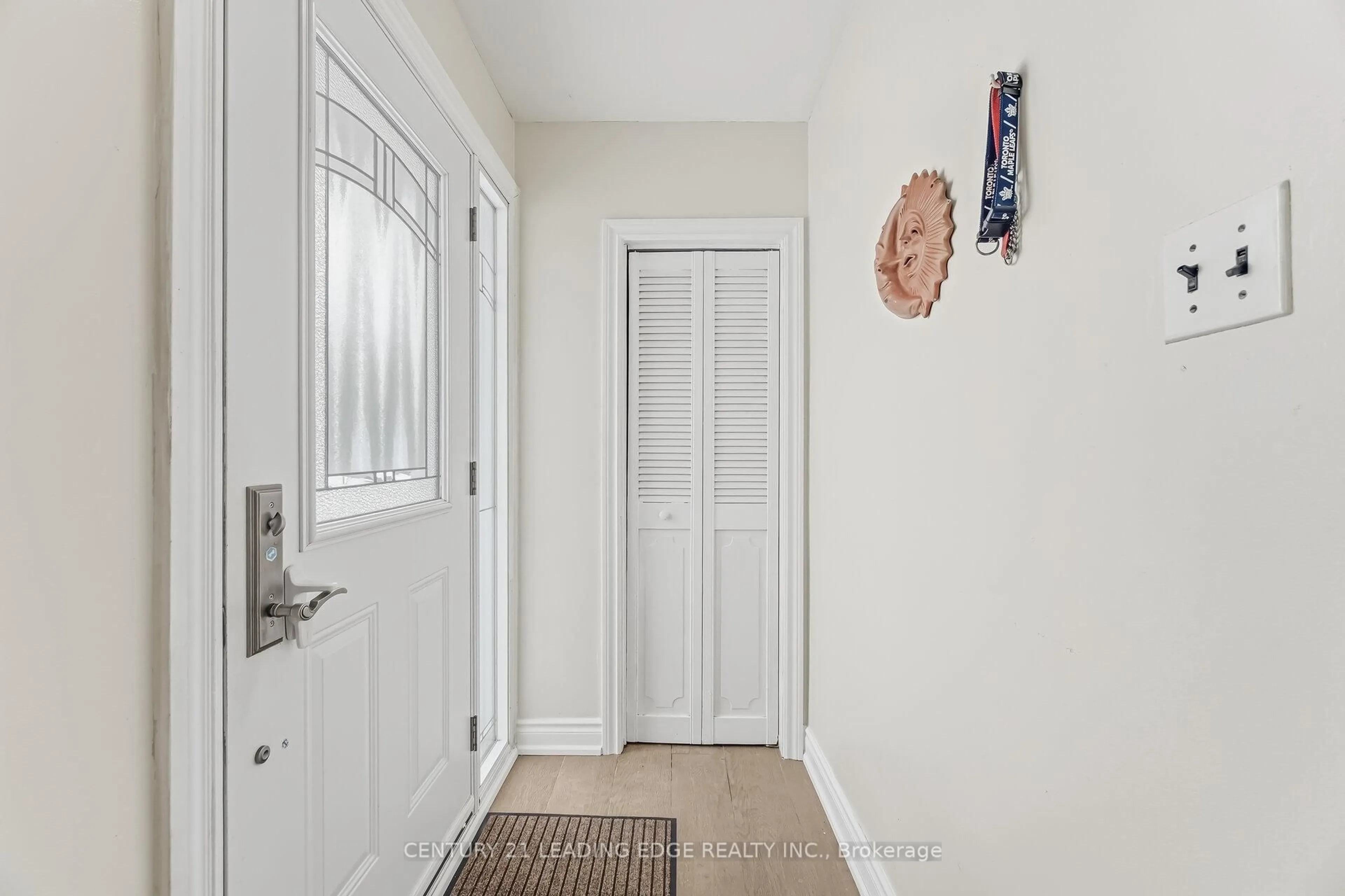 Indoor entryway for 58 Rushley Dr, Toronto Ontario M1P 3S5