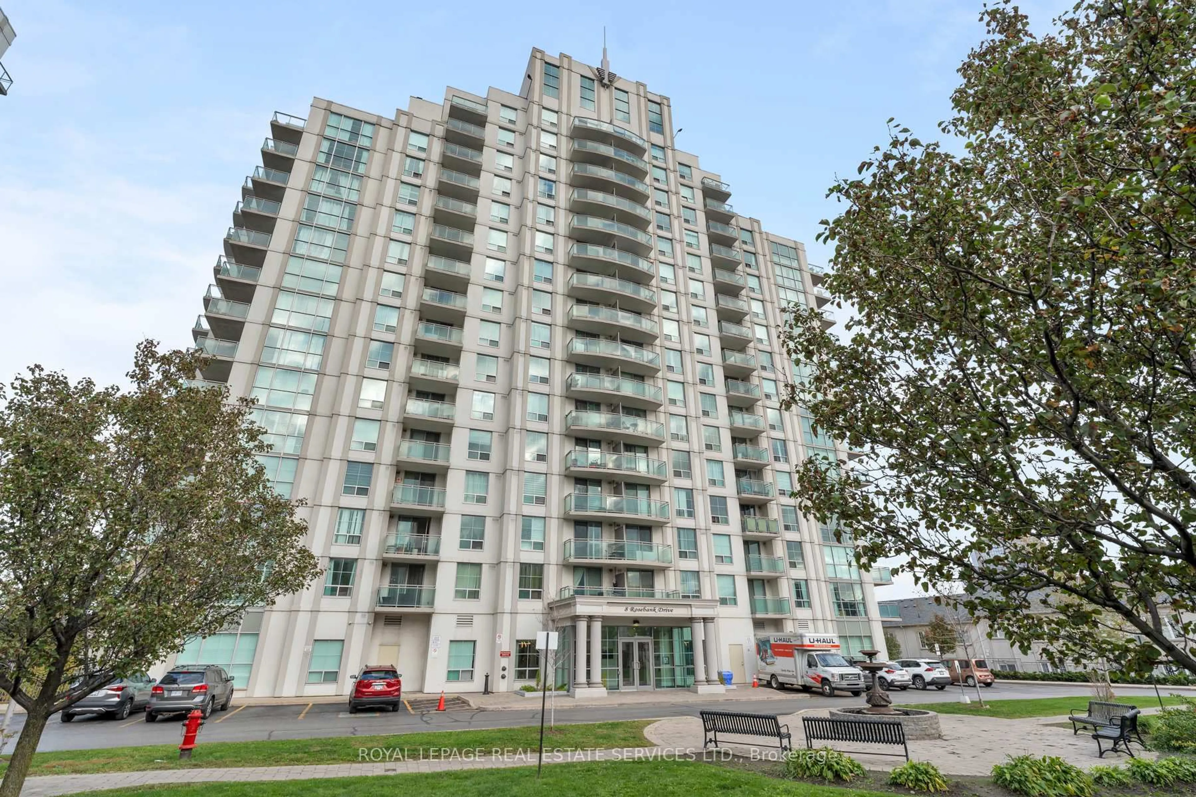 Patio, building for 8 Rosebank Dr #2E, Toronto Ontario M1B 5Z3