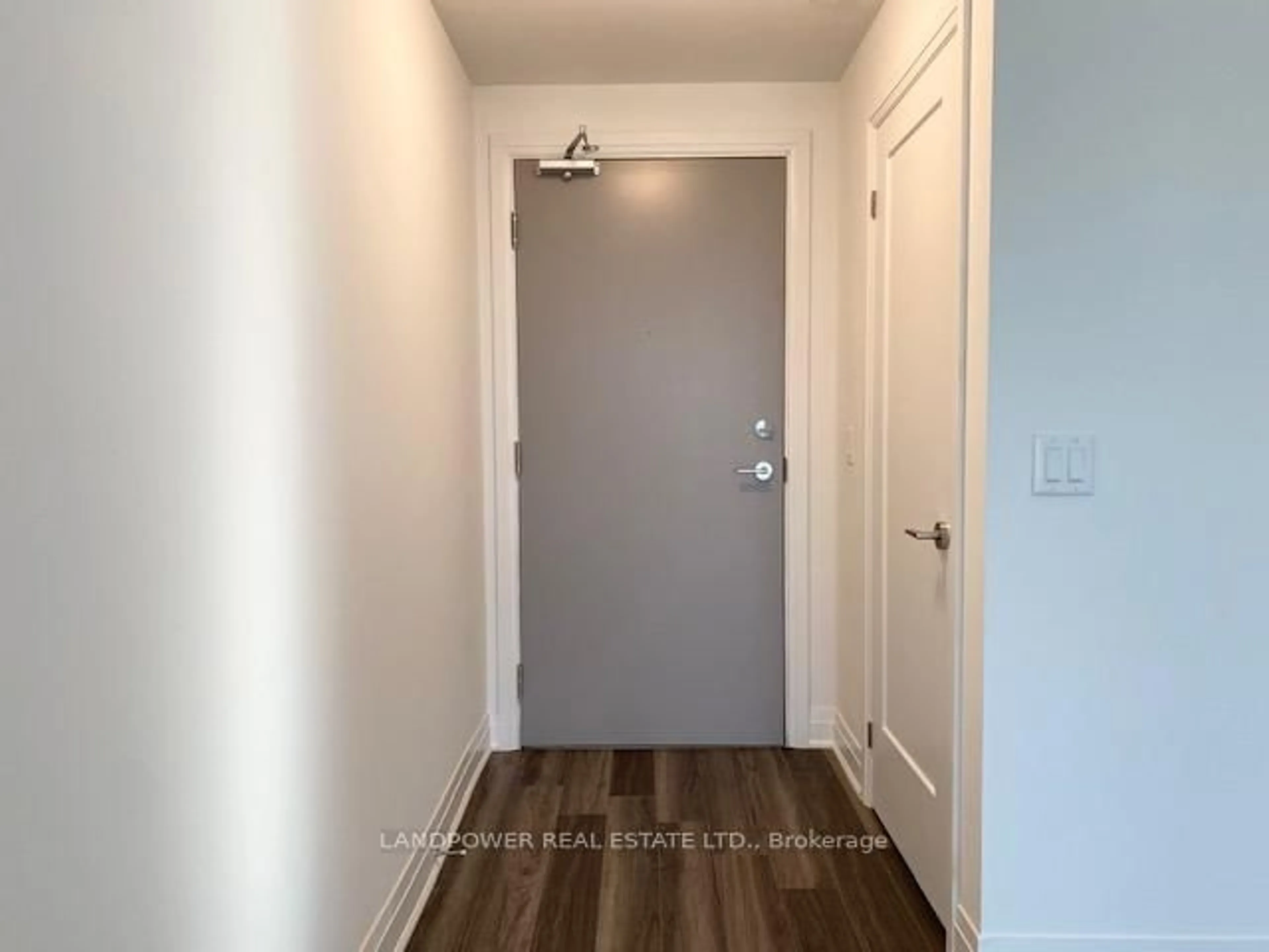 Indoor entryway for 3220 Sheppard Ave #1102, Toronto Ontario M1T 0B7