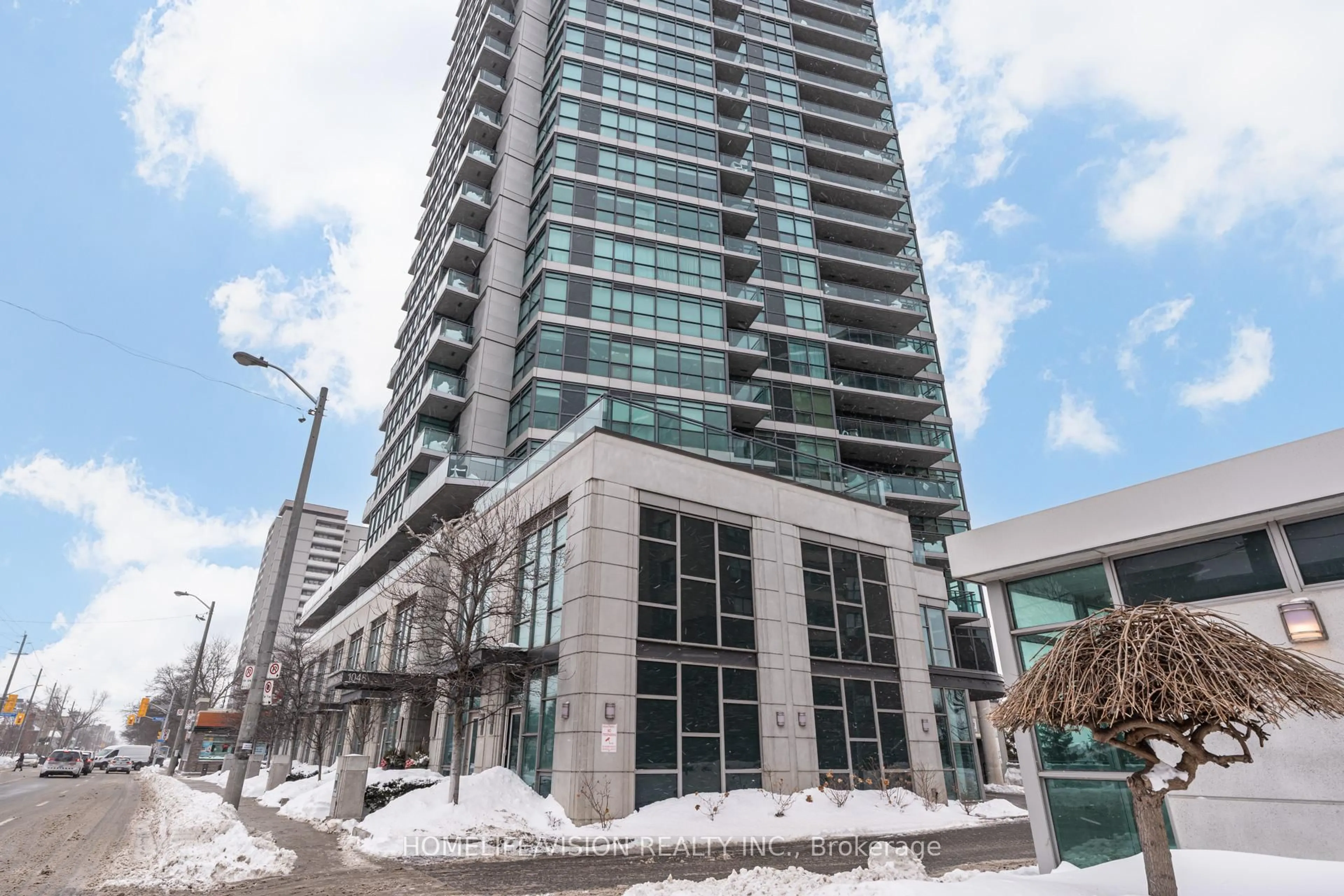 Indoor foyer for 1048 Broadview Ave #1907, Toronto Ontario M4K 2B8