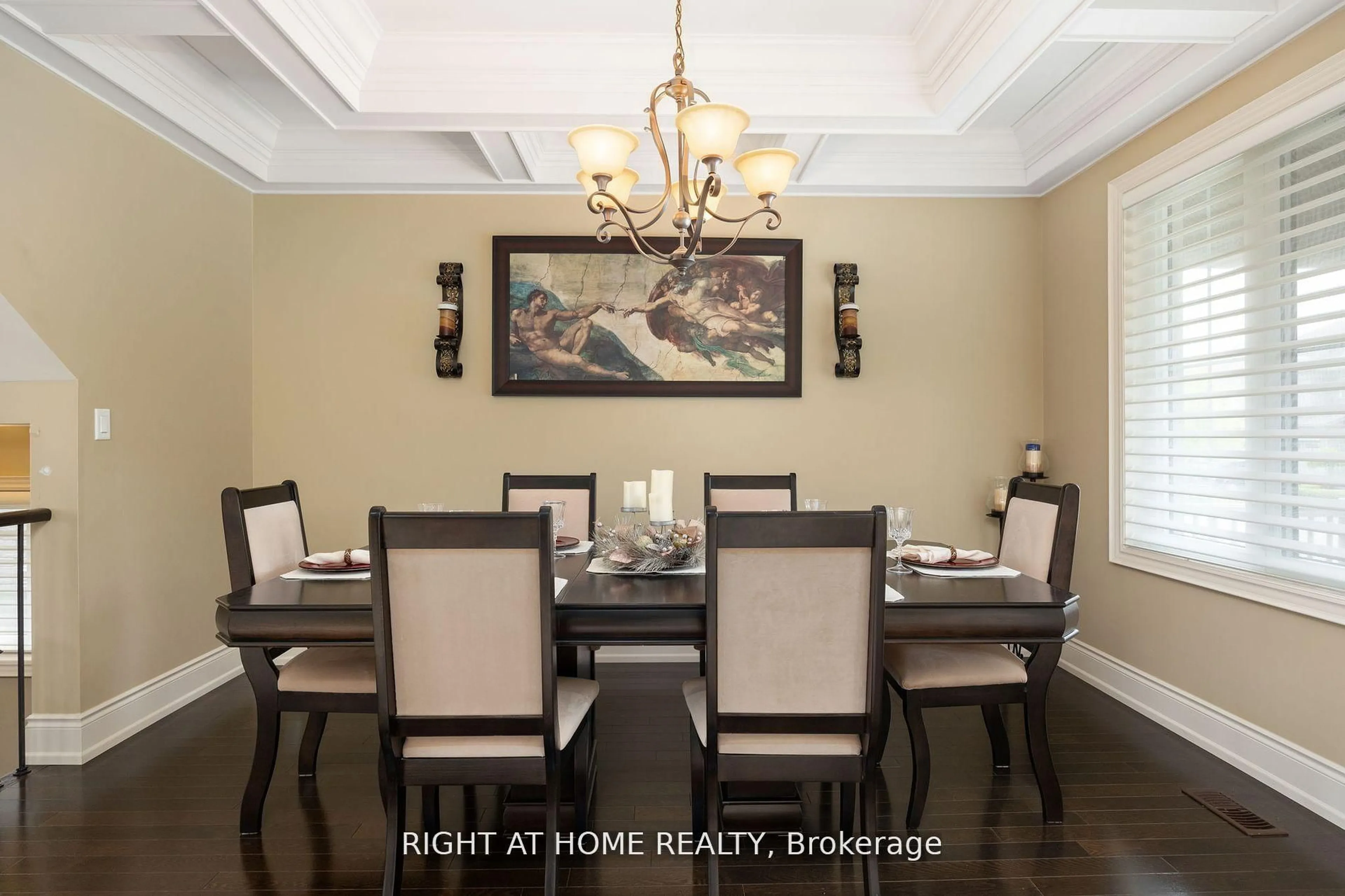 Dining room, wood/laminate floor for 25 CHARTERHOUSE Dr, Whitby Ontario L1R 3R8