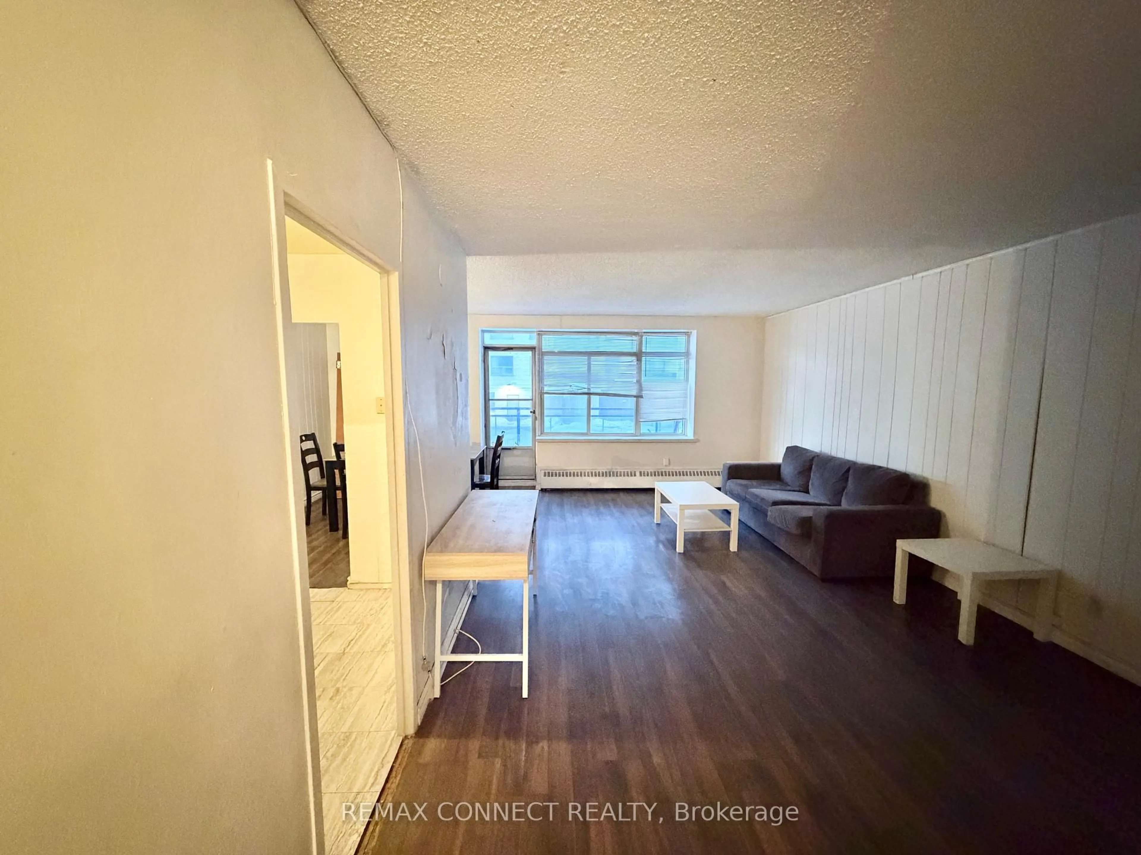 A pic of a room for 825 Kennedy Rd #206, Toronto Ontario M1K 2E6