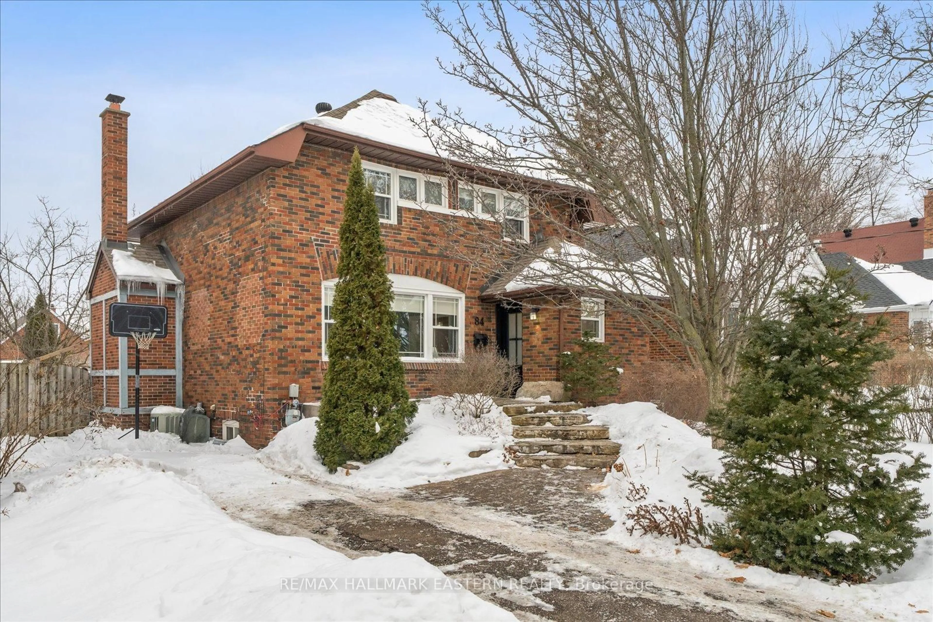 Home with brick exterior material, street for 84 Cadillac Ave, Oshawa Ontario L1H 5Z2