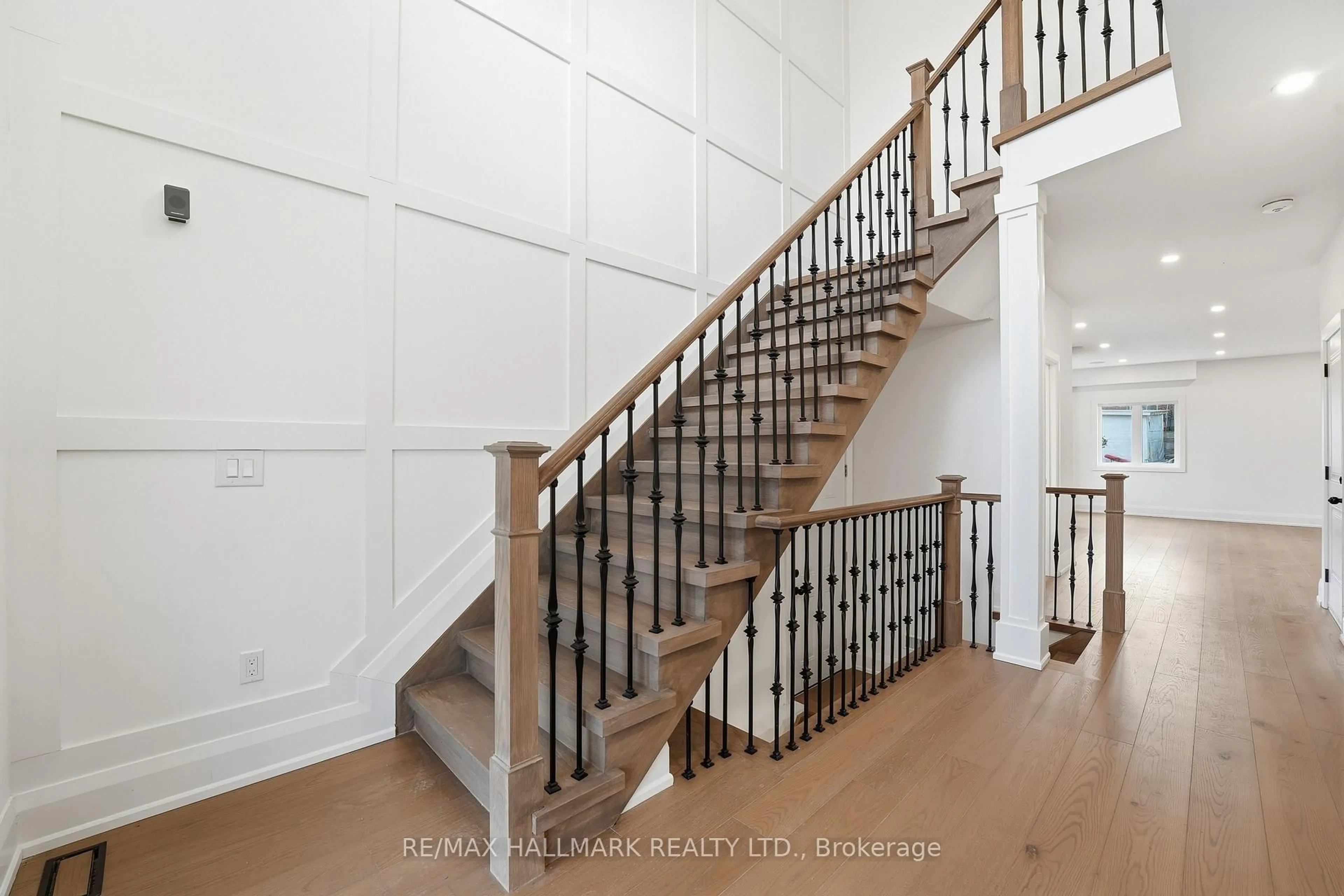 Stairs for 49 Greendowns Dr, Toronto Ontario M1M 2G6