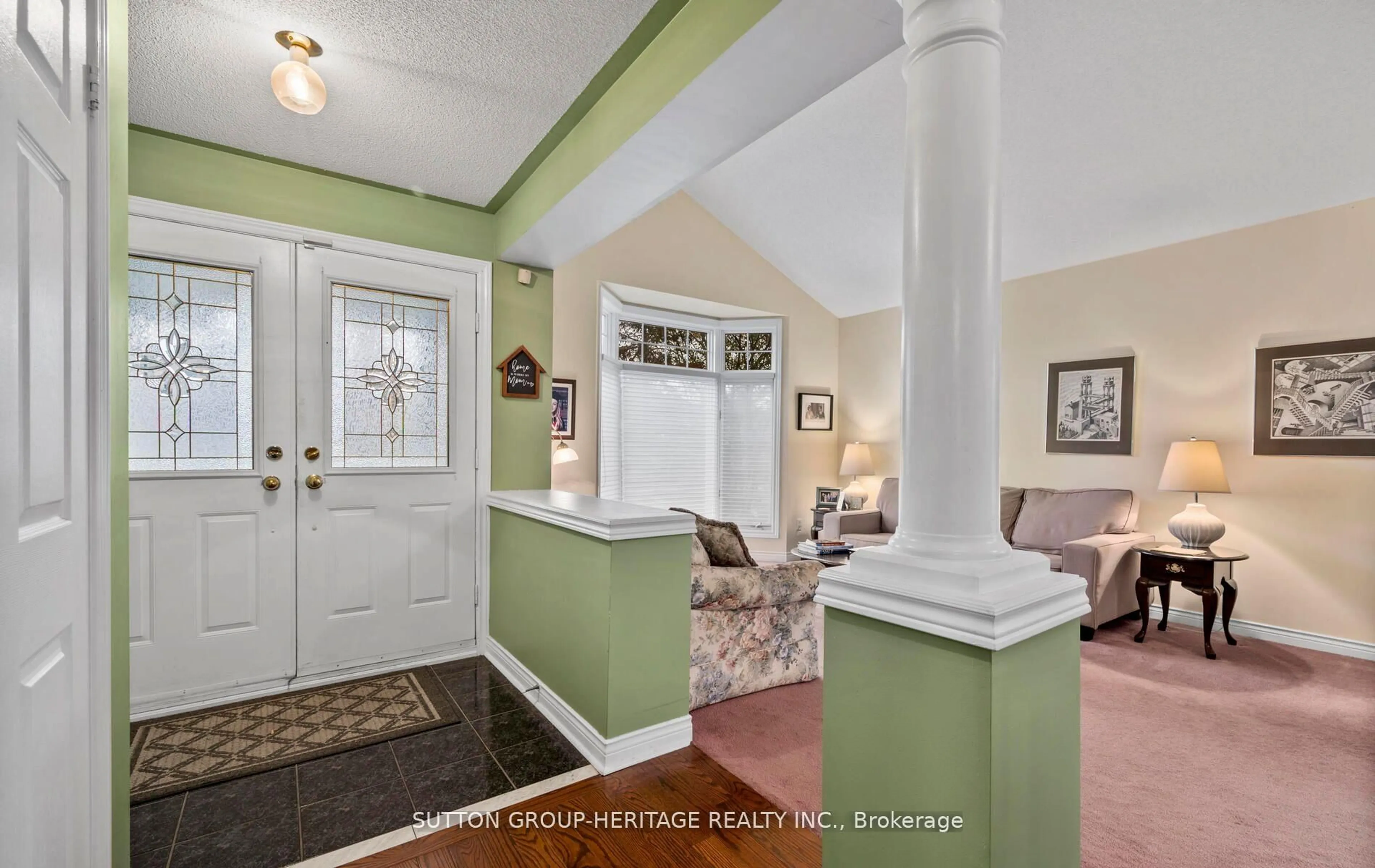 Indoor entryway for 2330 Southcott Rd, Pickering Ontario L1X 2S9