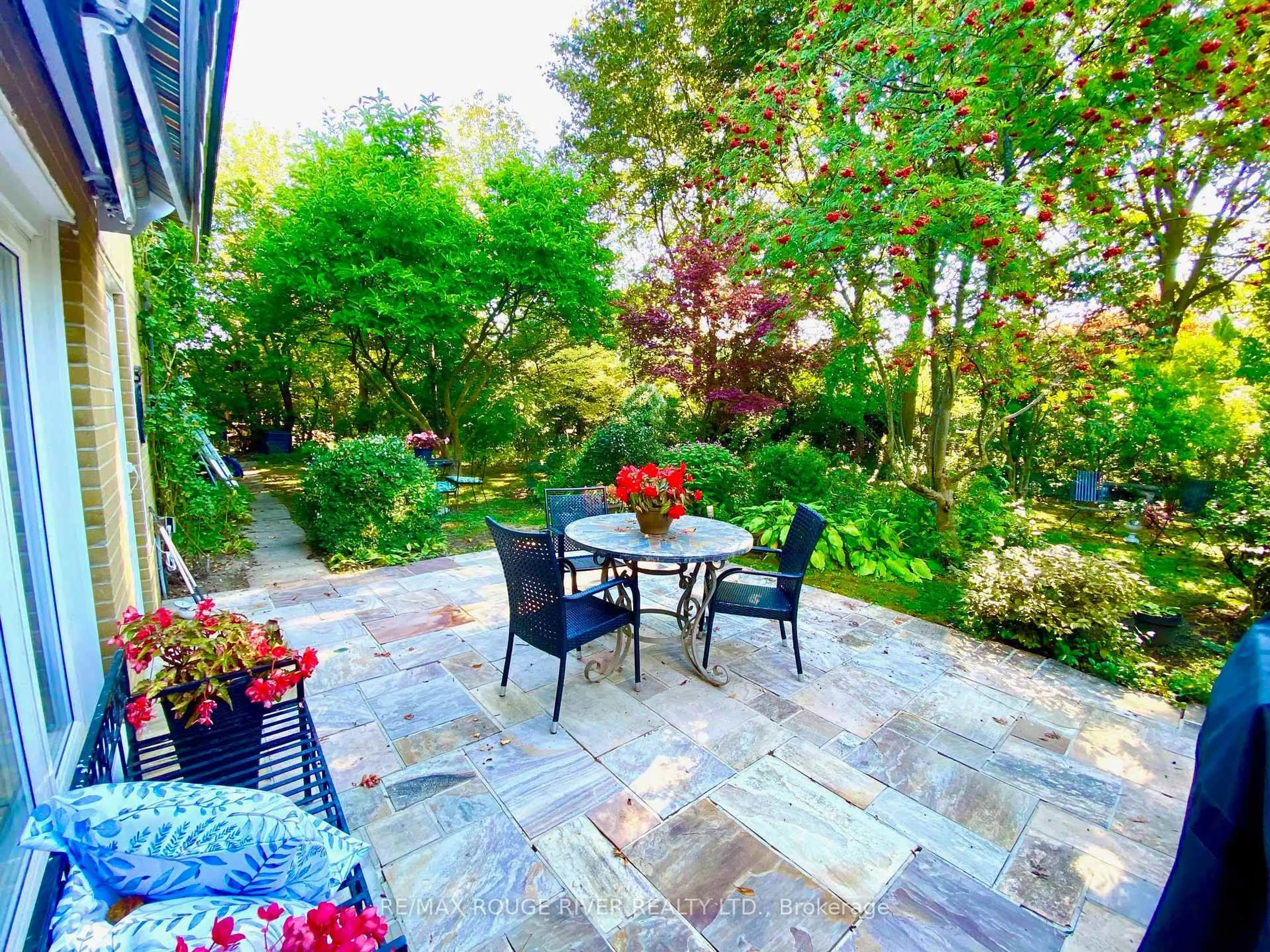 Patio, street for 308 Jaybell Grve, Toronto Ontario M1C 2X5