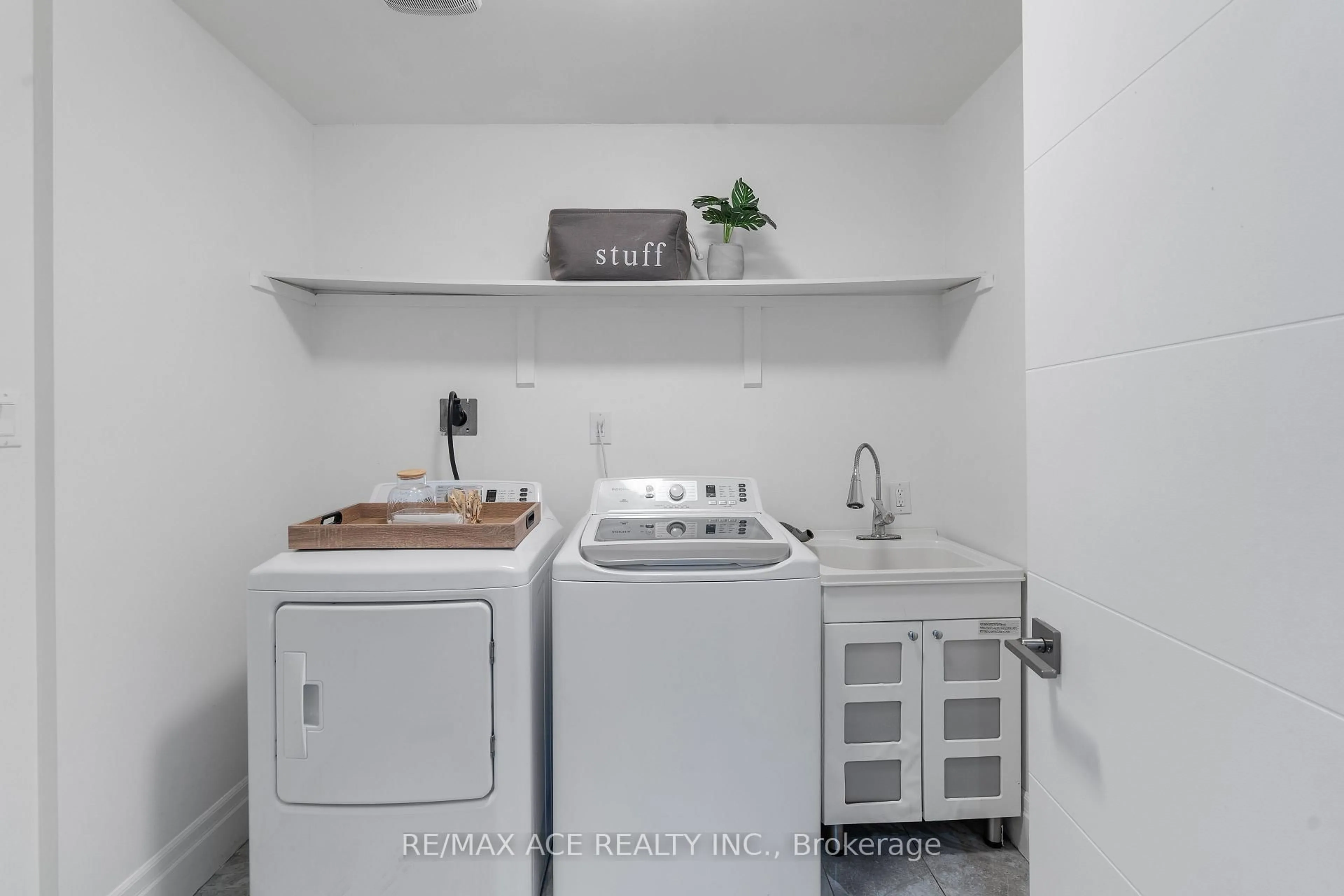 Laundry room for 71 August Ave, Toronto Ontario M1L 3N1