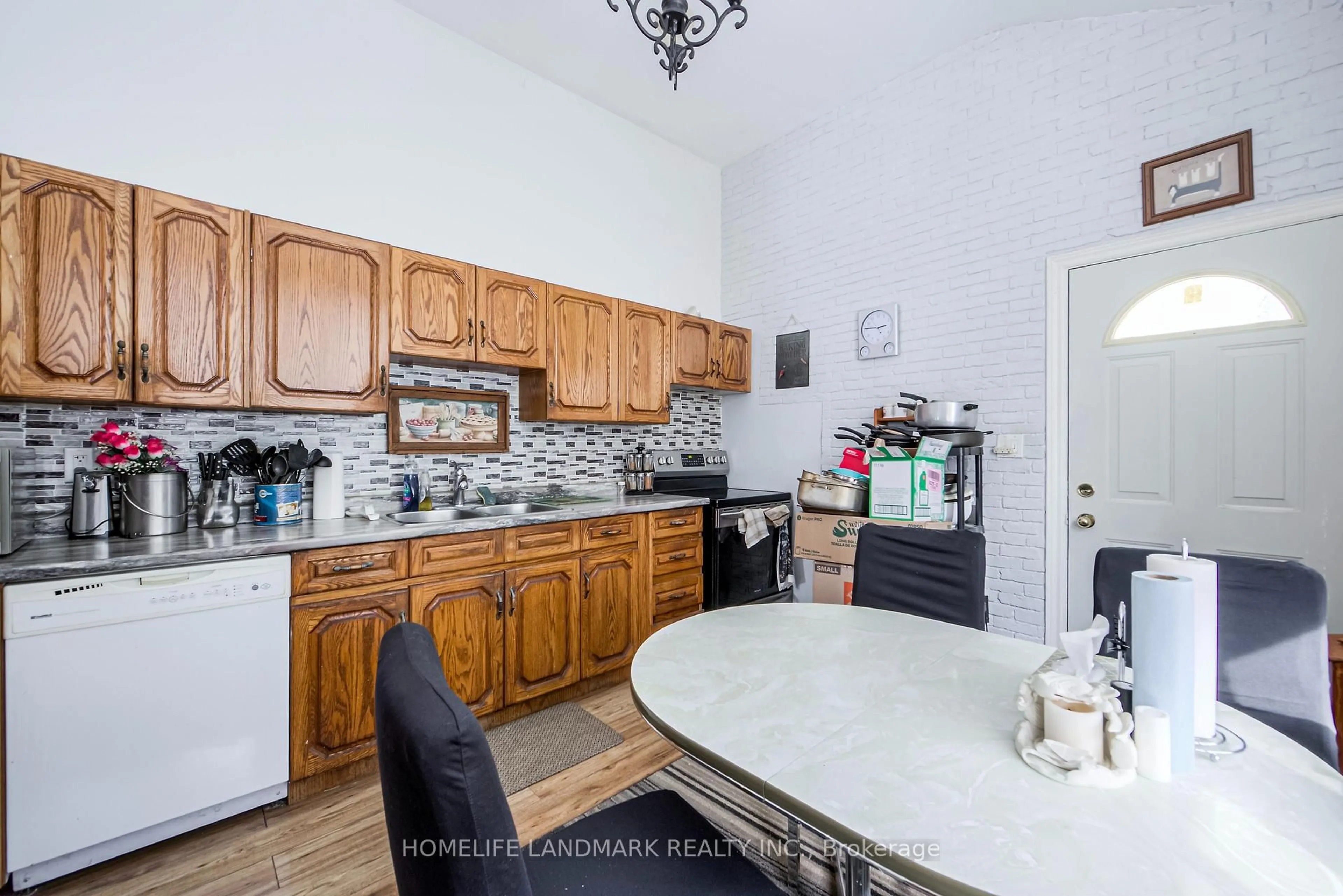 Standard kitchen, unknown for 121 Pandora Circ, Toronto Ontario M1H 1V8