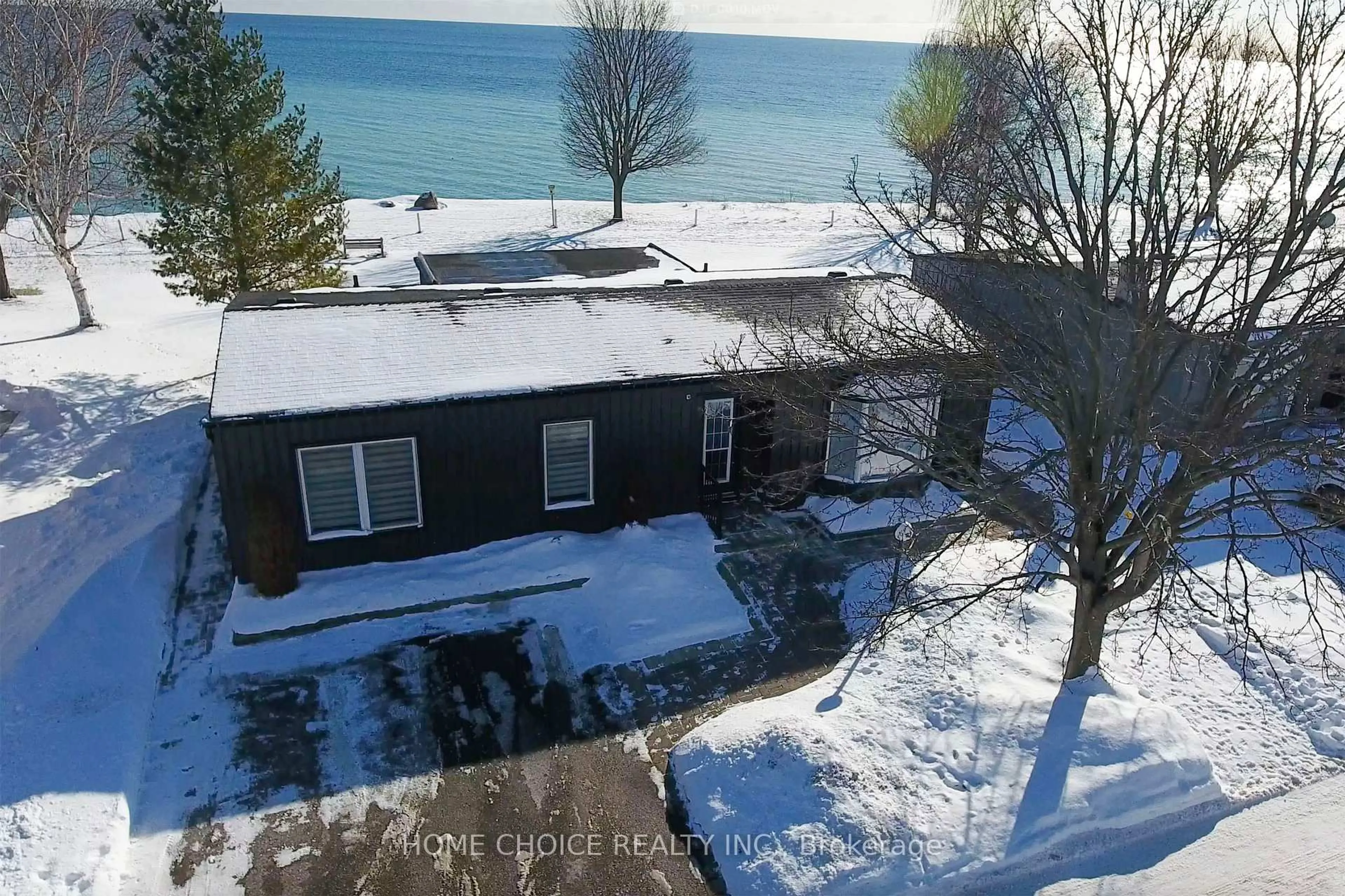 A pic from outside/outdoor area/front of a property/back of a property/a pic from drone, water/lake/river/ocean view for 87 Bluffs Rd, Clarington Ontario L1B 1B9