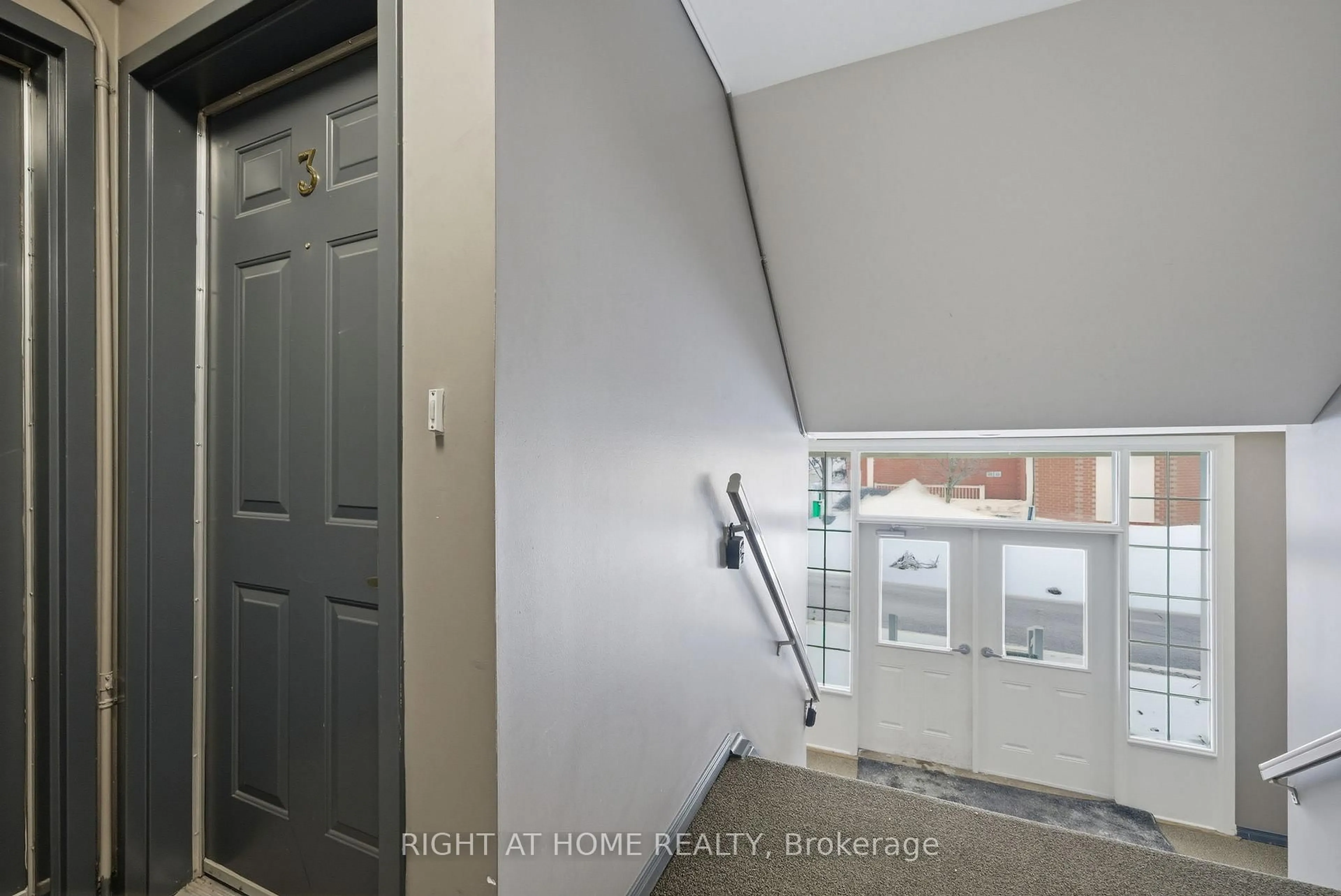 Indoor entryway for 10 Petra Way #3, Whitby Ontario L1R 0A6