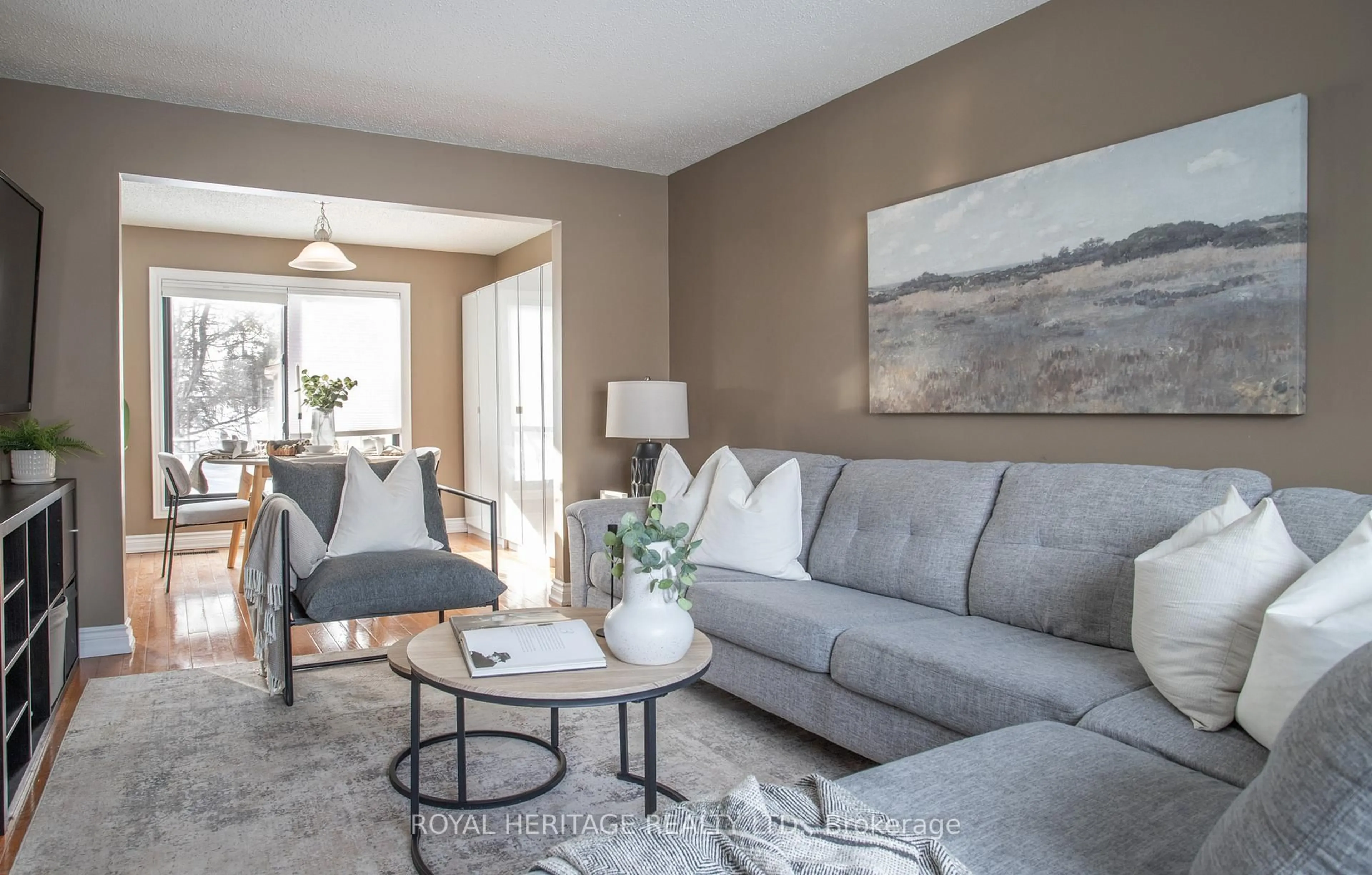 Living room with furniture, unknown for 636 Beckworth Sq, Pickering Ontario L1V 3X4