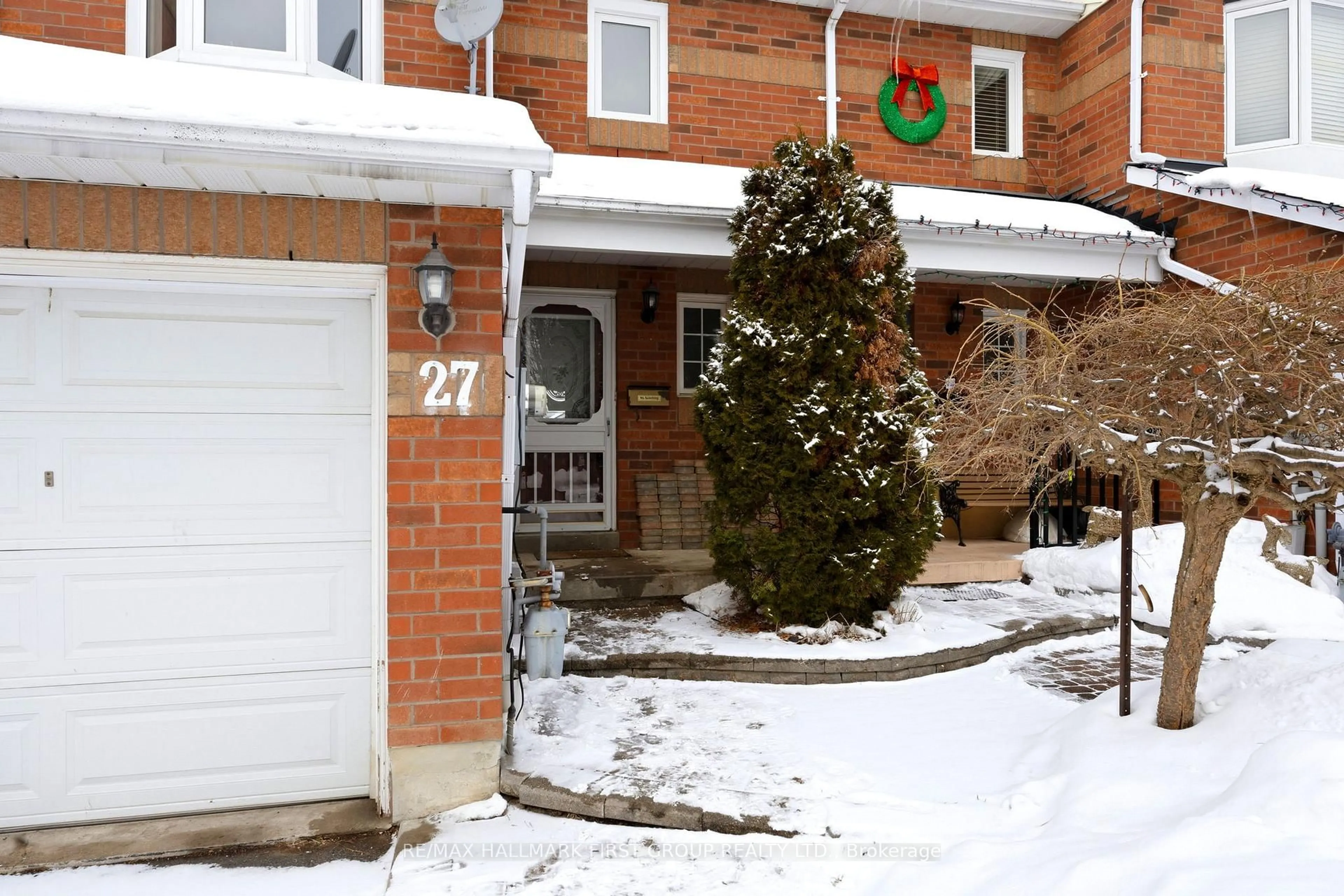 Home with brick exterior material, street for 27 Mccullock Cres, Ajax Ontario L1T 3X1