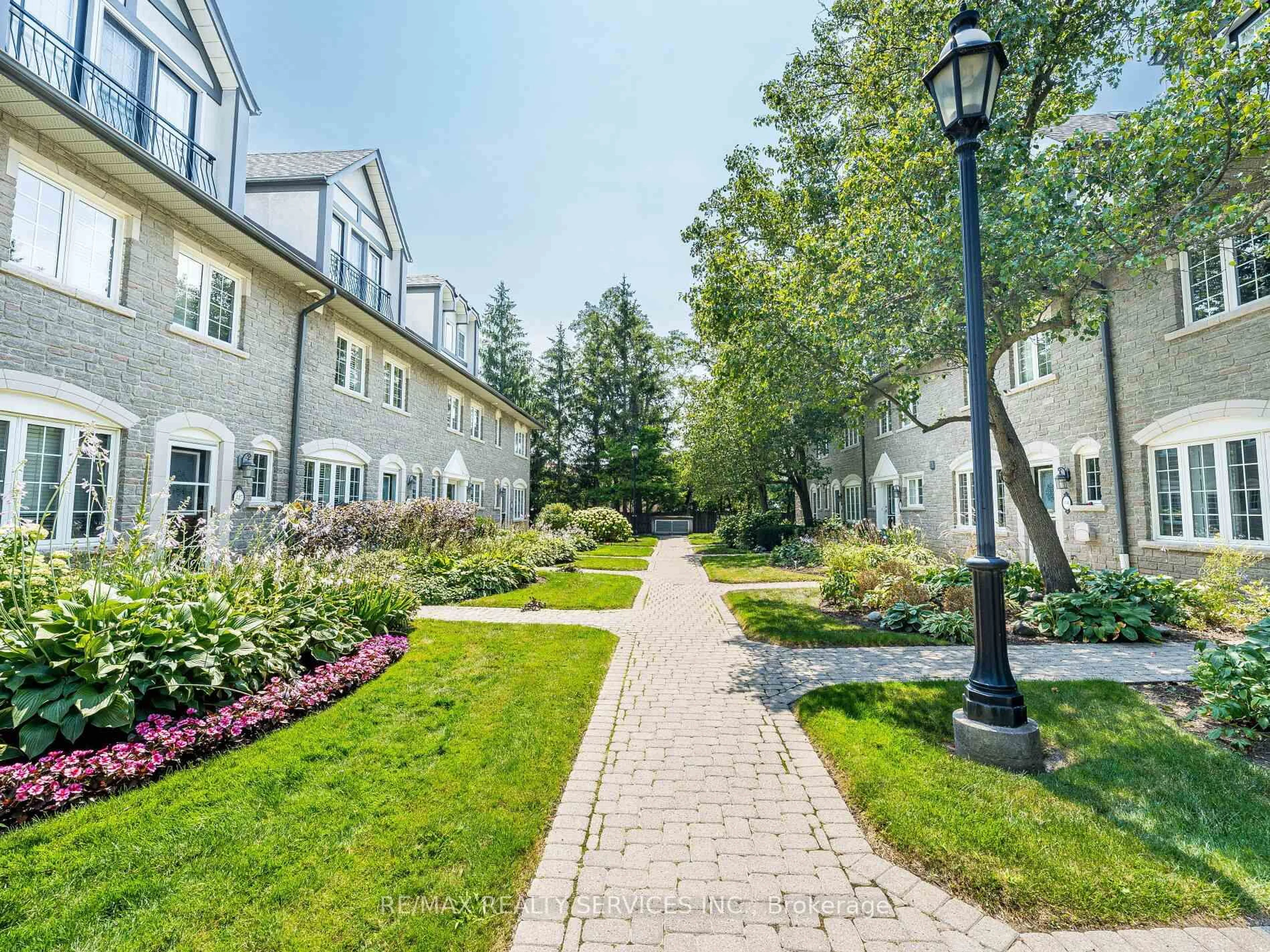 Patio, street for 1995 Royal Rd #136, Pickering Ontario L1V 6V9