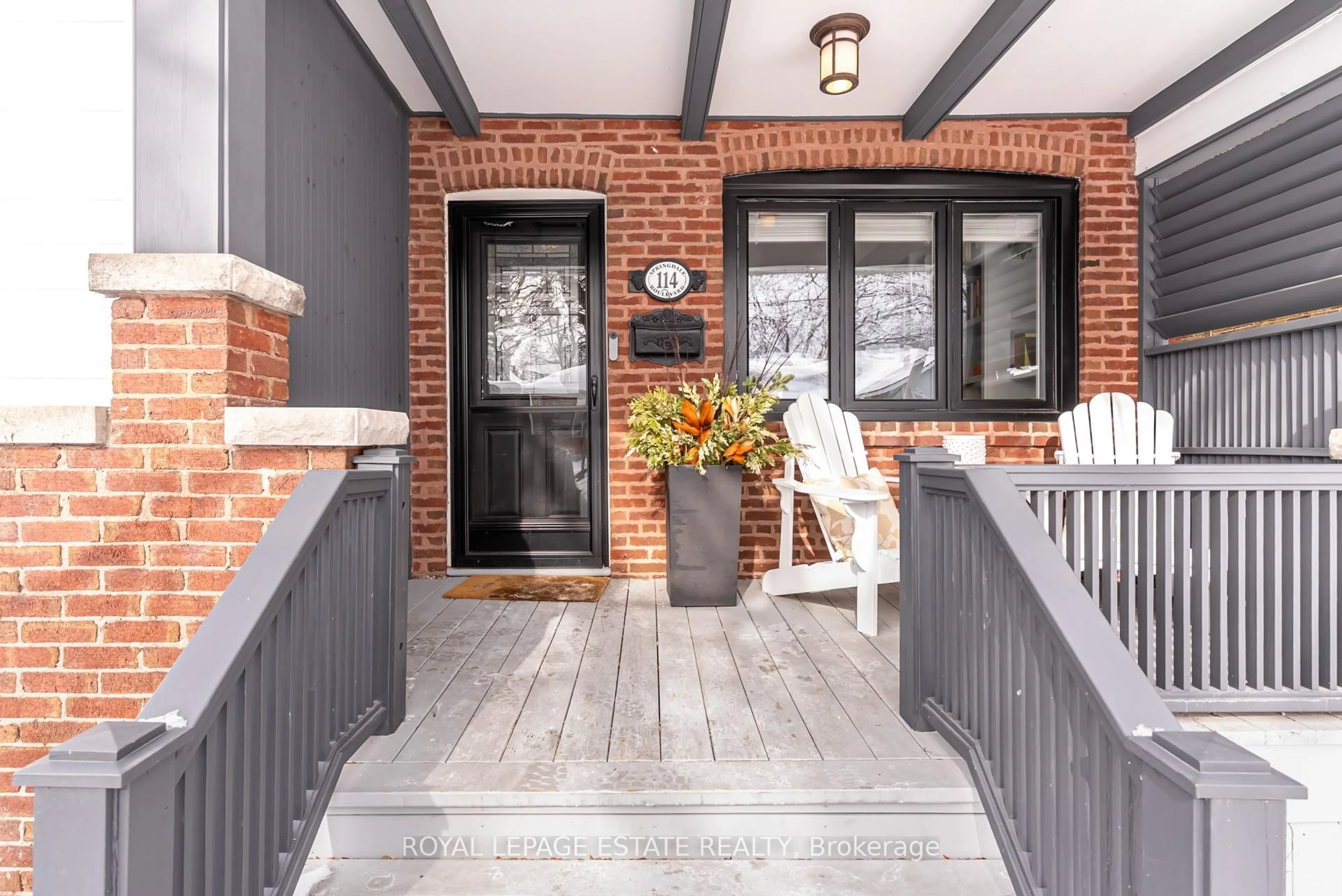 Indoor entryway for 114 Springdale Blvd, Toronto Ontario M4J 1W9