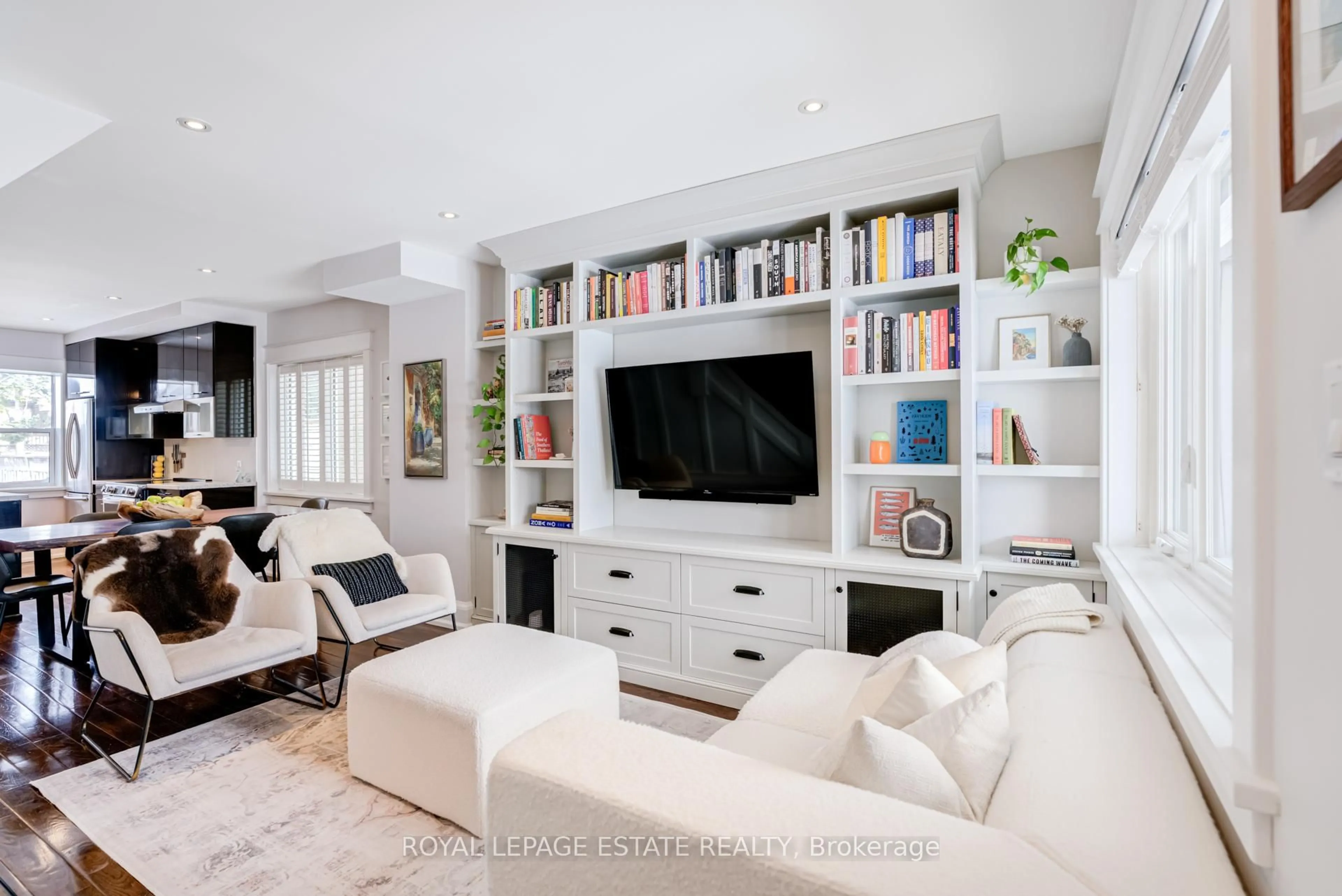 Living room with furniture, unknown for 114 Springdale Blvd, Toronto Ontario M4J 1W9