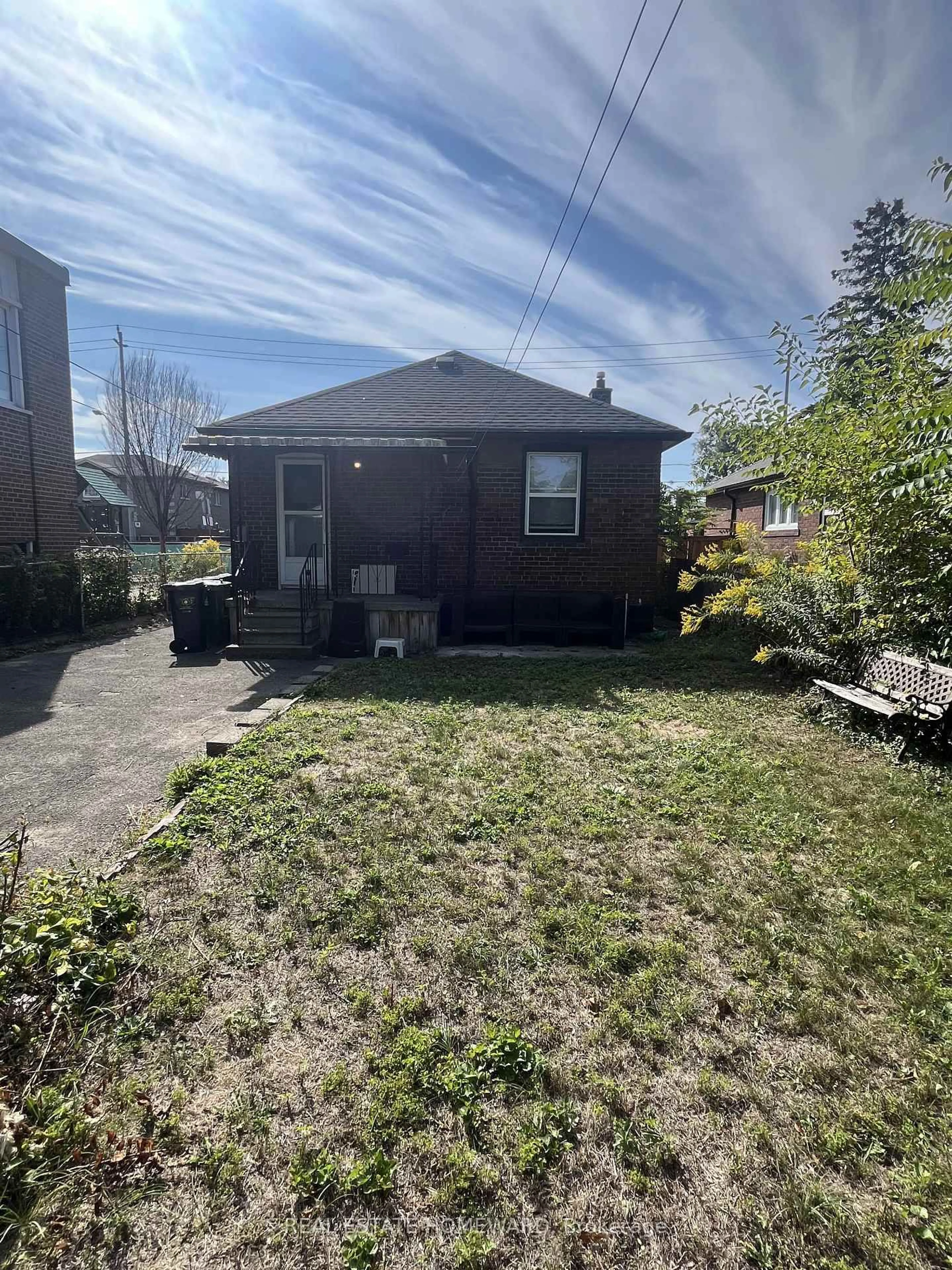 Unknown for 322 Cosburn Ave, Toronto Ontario M4J 2M9